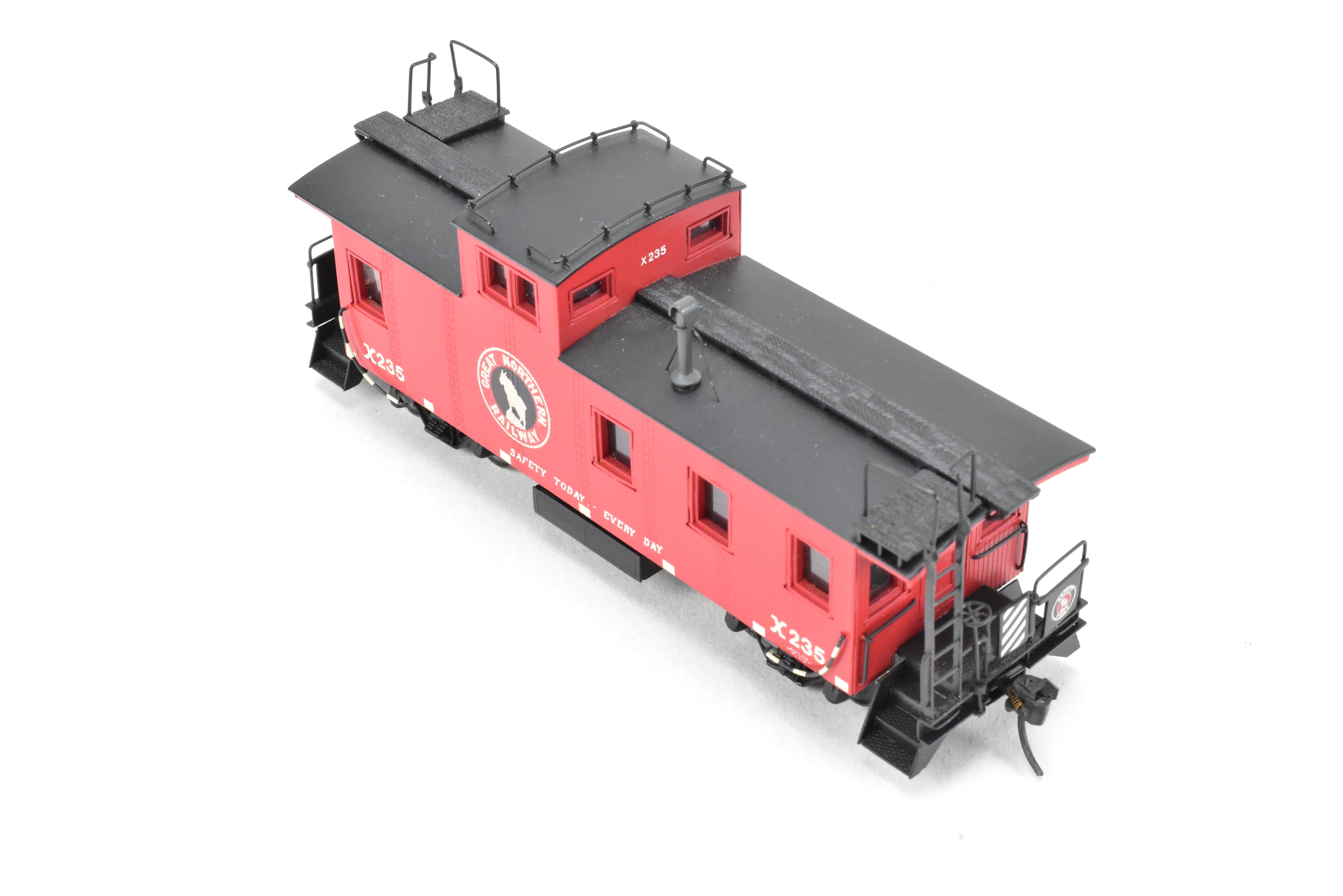 HO Brass OMI Great Northern 30' Plywood Sheath Caboose X235 by Overland Models