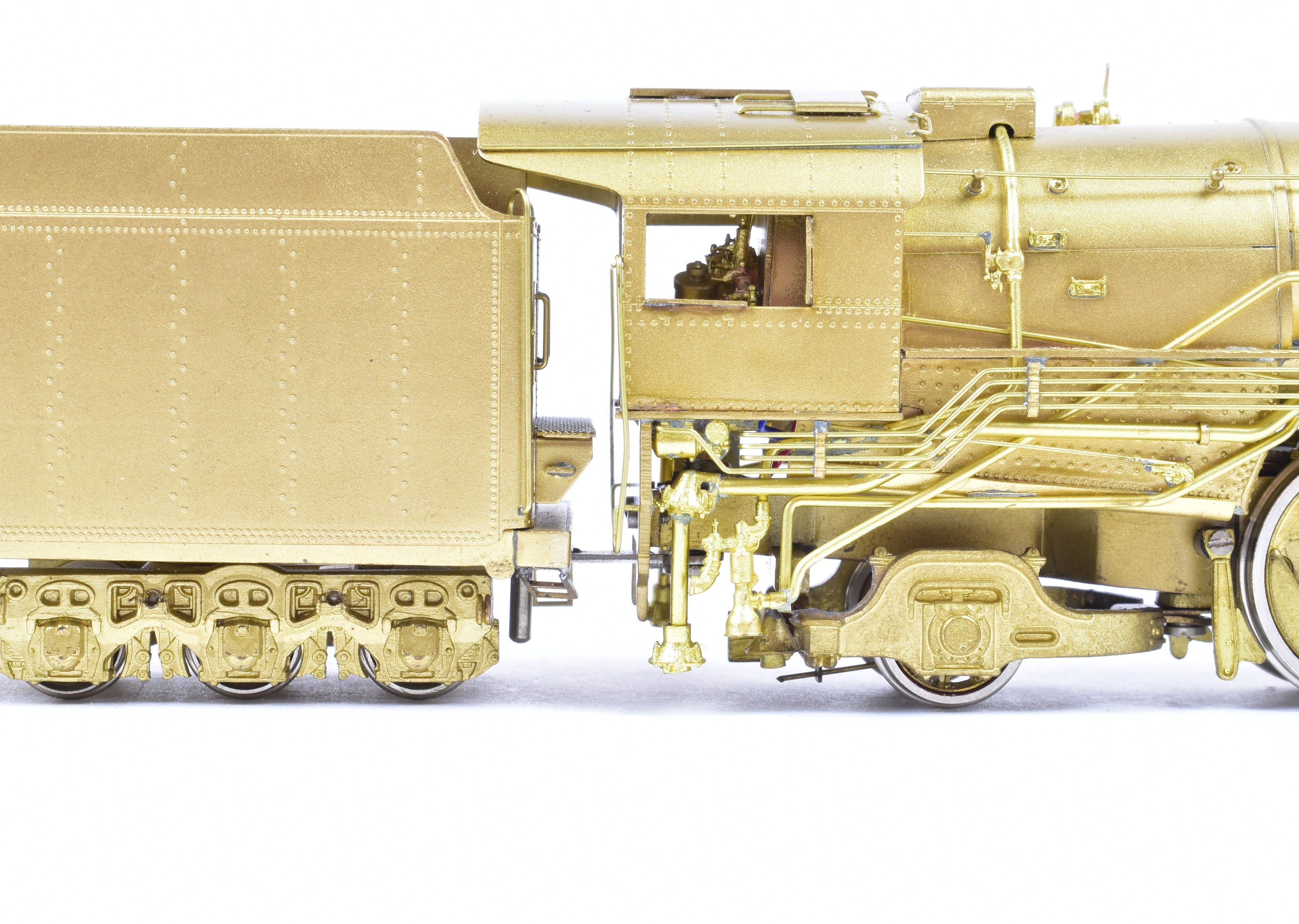 High - Quality HO Scale Brass Key Imports Model of Erie Railroad K - 5a 4 - 6 - 2 Pacific Locomotive from the 1950 Era