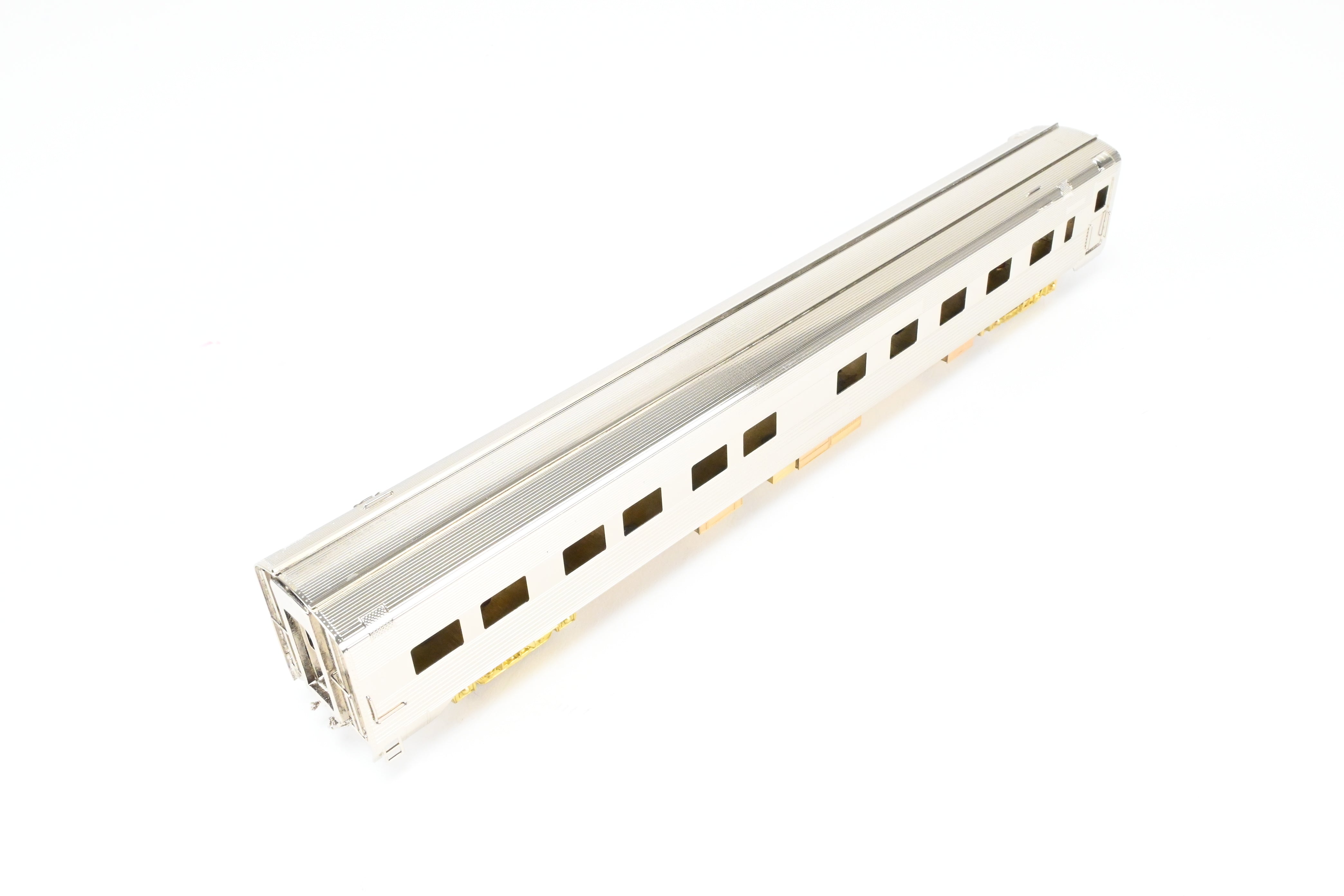 HO Scale Brass Cascade Models AT&SF - Santa Fe Budd Pine Series 10RMT - 6DBR Non - Skirted Sleeper Model Train Car