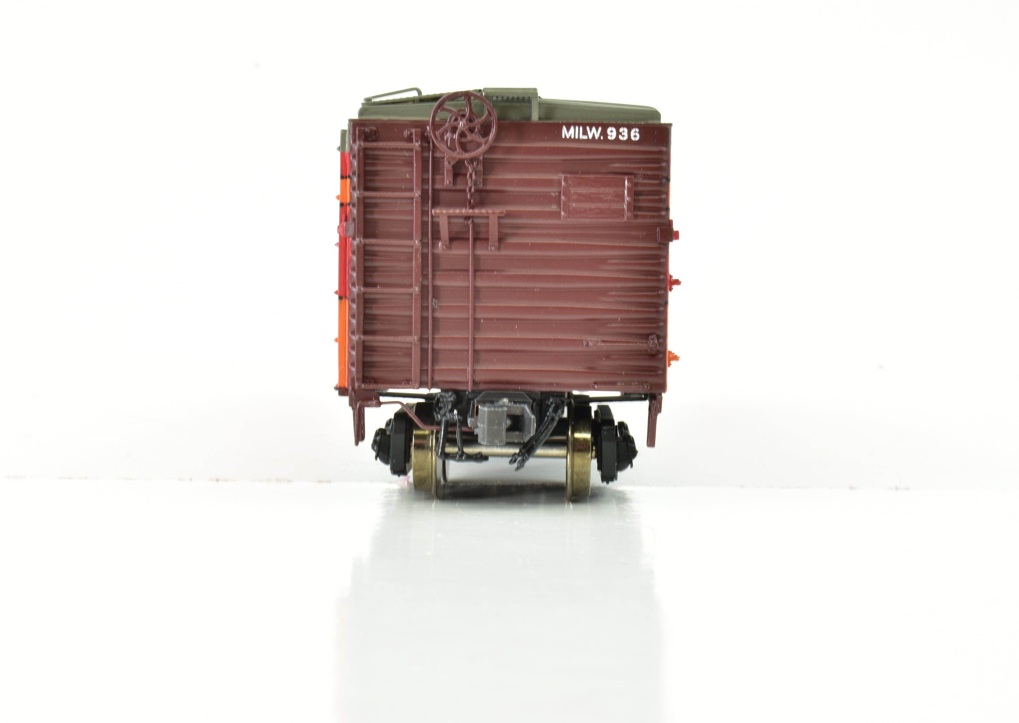 HO Scale Brass Milwaukee Road 50' Passenger Express Boxcar #936 Factory Painted