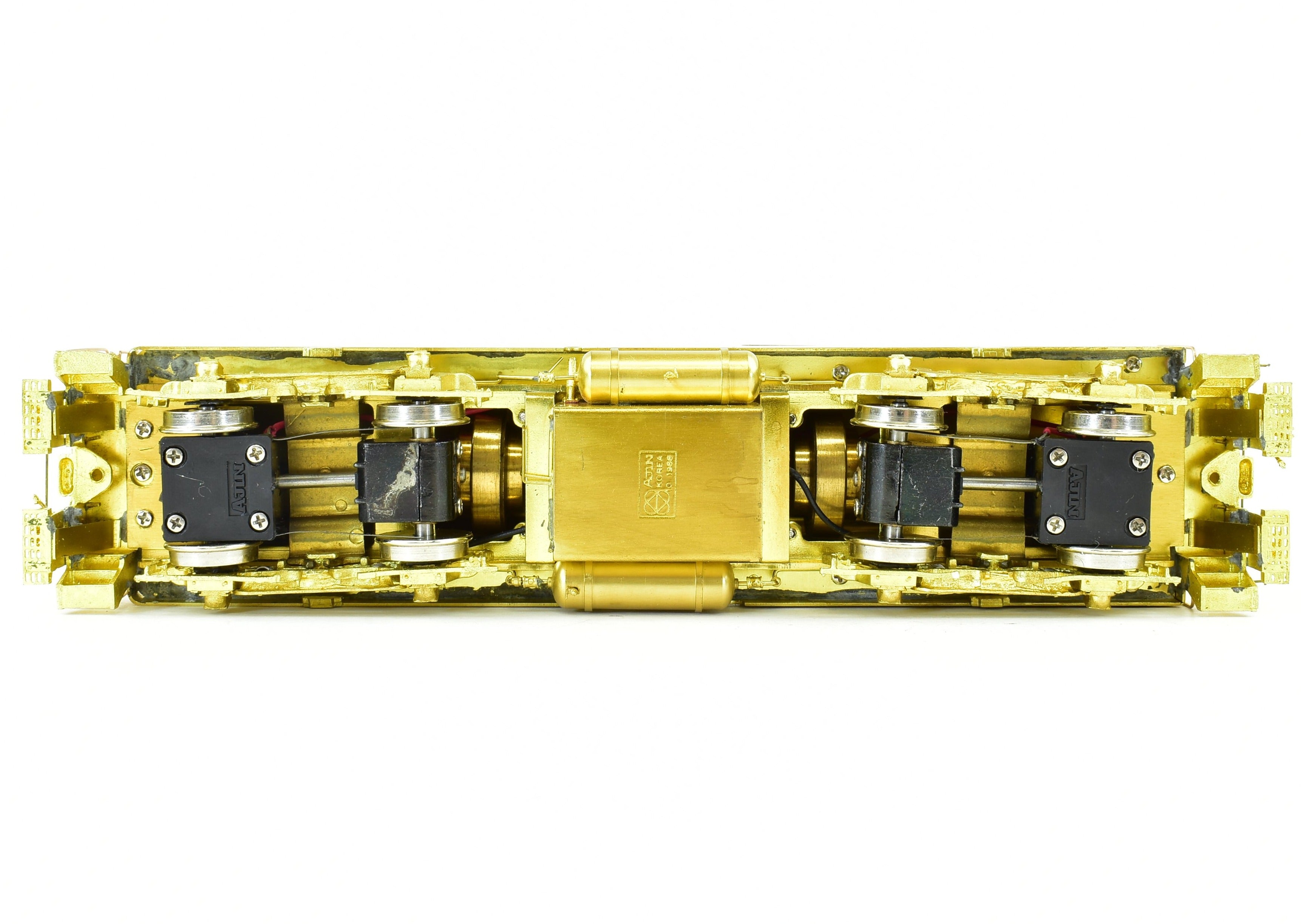 HO Scale Brass Model Train - Overland Models Inc. ATSF/NYC - Santa Fe/New York Central Fairbanks Morse FM H - 12 - 44 Locomotive with Cab Overhang