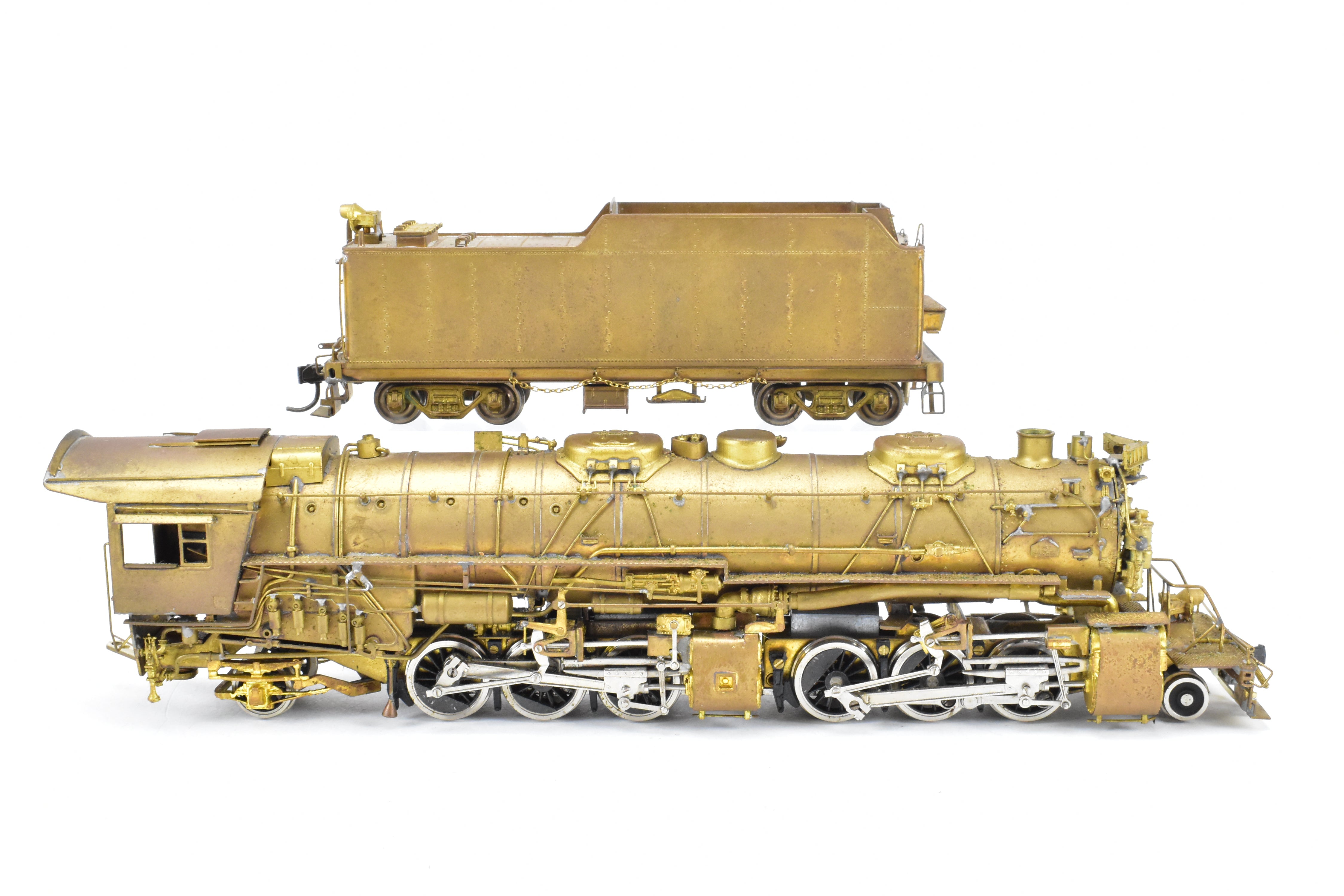 High - Quality HO Scale Brass Pacific Fast Mail (PFM) Model of United C&O - Chesapeake & Ohio H - 6 2 - 6 - 6 - 2 Steam Locomotive