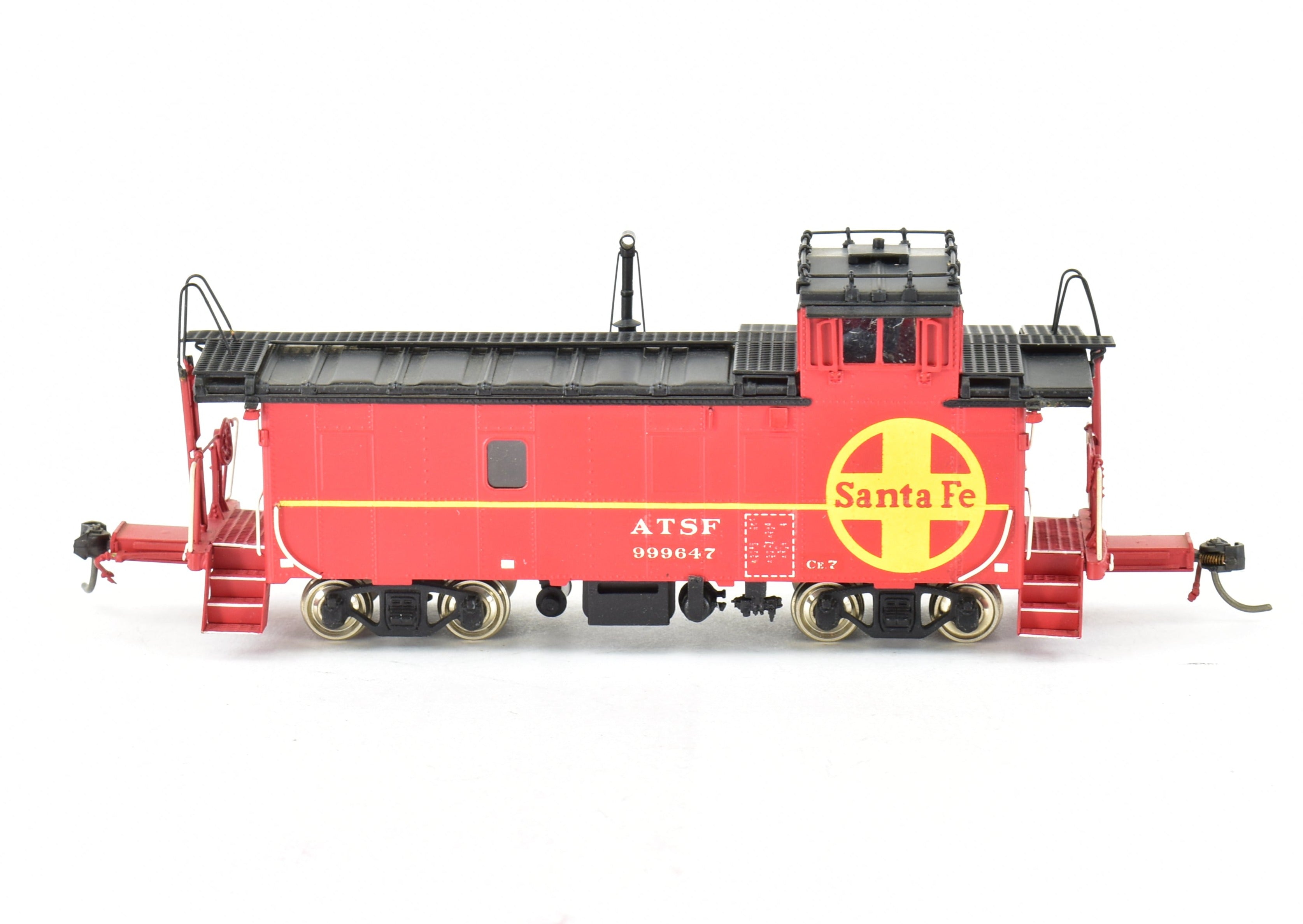 HO Scale Brass Oriental Limited ATSF - Santa Fe Modern Style Peaked Roof Caboose with Factory Painting for Model Trains