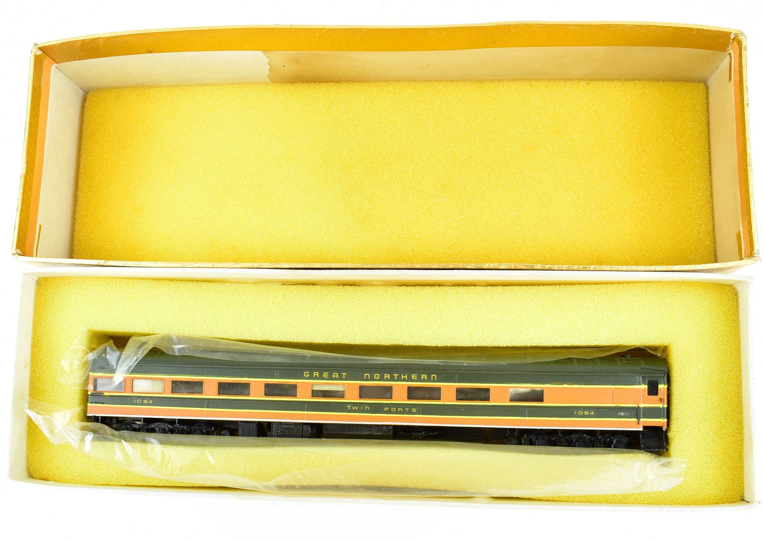 HO Scale Brass Oriental Limited Great Northern Buffet Parlor Observation Model Modified for Mid - Train Service, CP Brand
