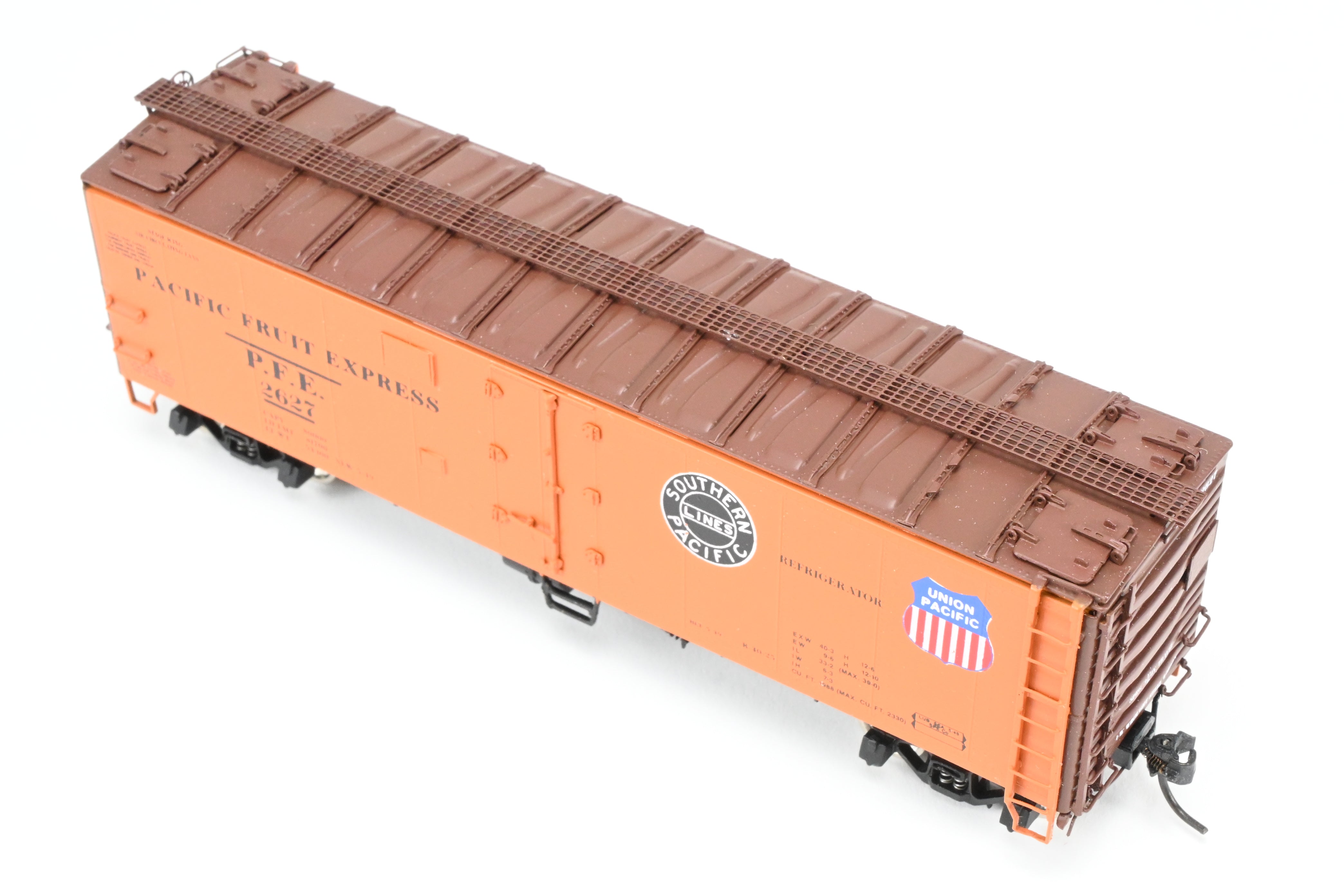 High - Quality HO Scale Brass CIL - Challenger Imports PFE - Pacific Fruit Express R - 40 - 25 Refrigerator Car Model, FP #2627