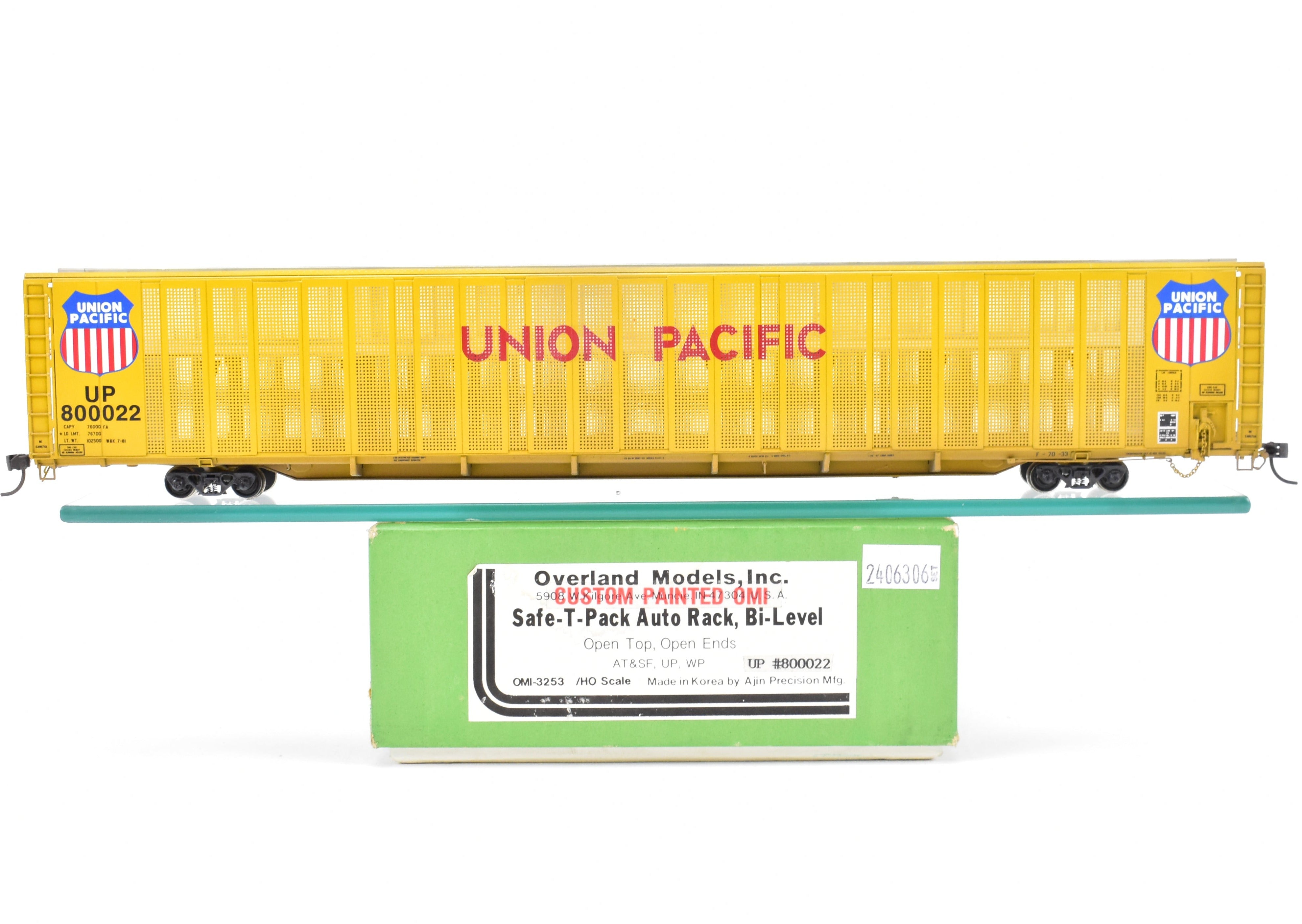 HO Scale Brass Model Railroad Auto Rack Bi - Level Freight Car by Overland Models, Inc. for Union Pacific, Safe - T - Pack Design, No. 800022