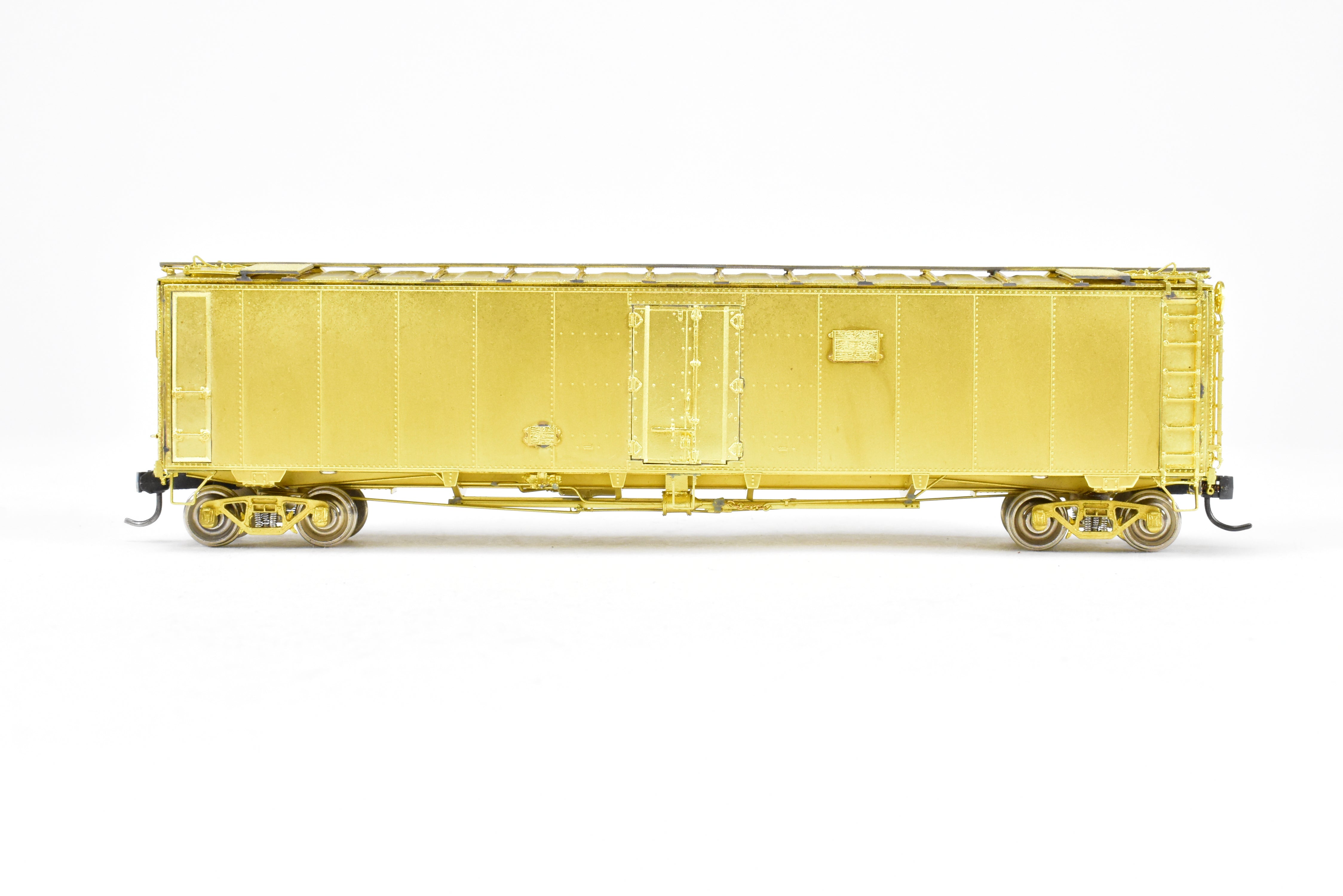 HO Scale Brass Model of ATSF - Santa Fe SFRD RR - 42 Class 50 - Foot Ice Bunker Steel Refrigerator Car by Overland Models, Inc. (OMI)