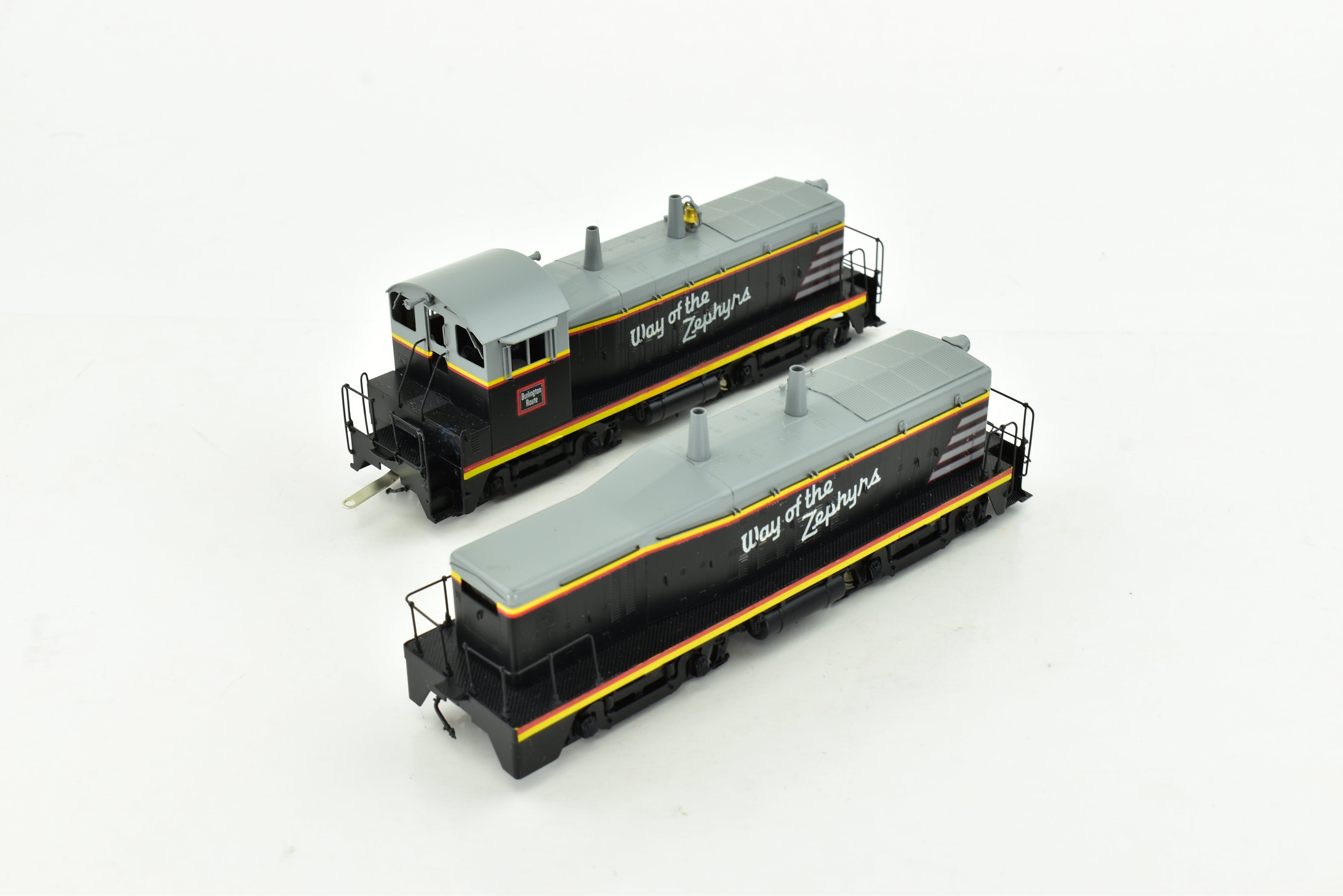 HO Scale Brass Oriental Limited CB&Q Burlington Route EMD TR-2 Cow and Calf Switcher Set
