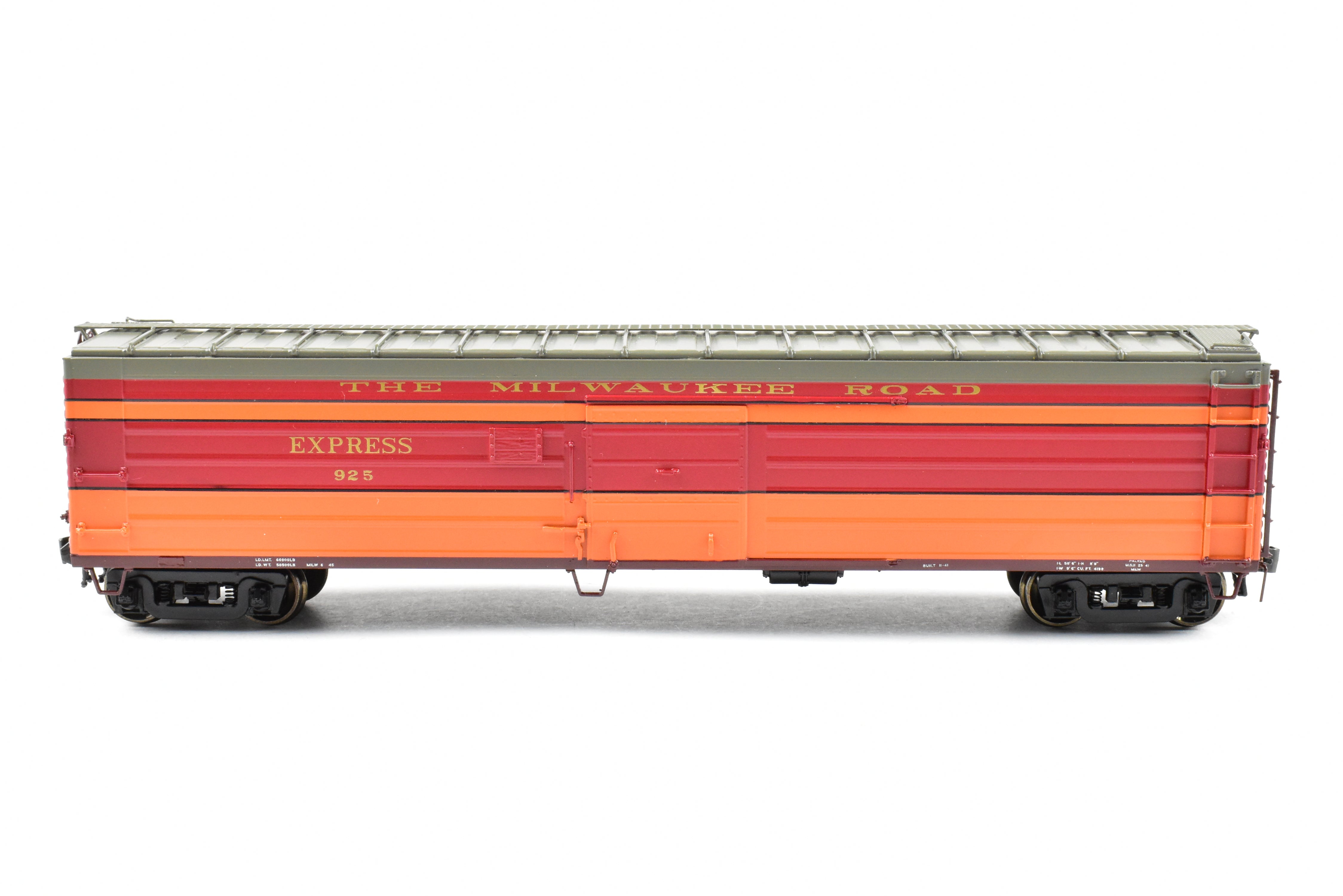 High - Quality HO Scale Brass Railway Classics MILW - Milwaukee Road 50 - Foot Passenger Express Boxcar with 1948 Factory Paint Scheme and Road Number #925