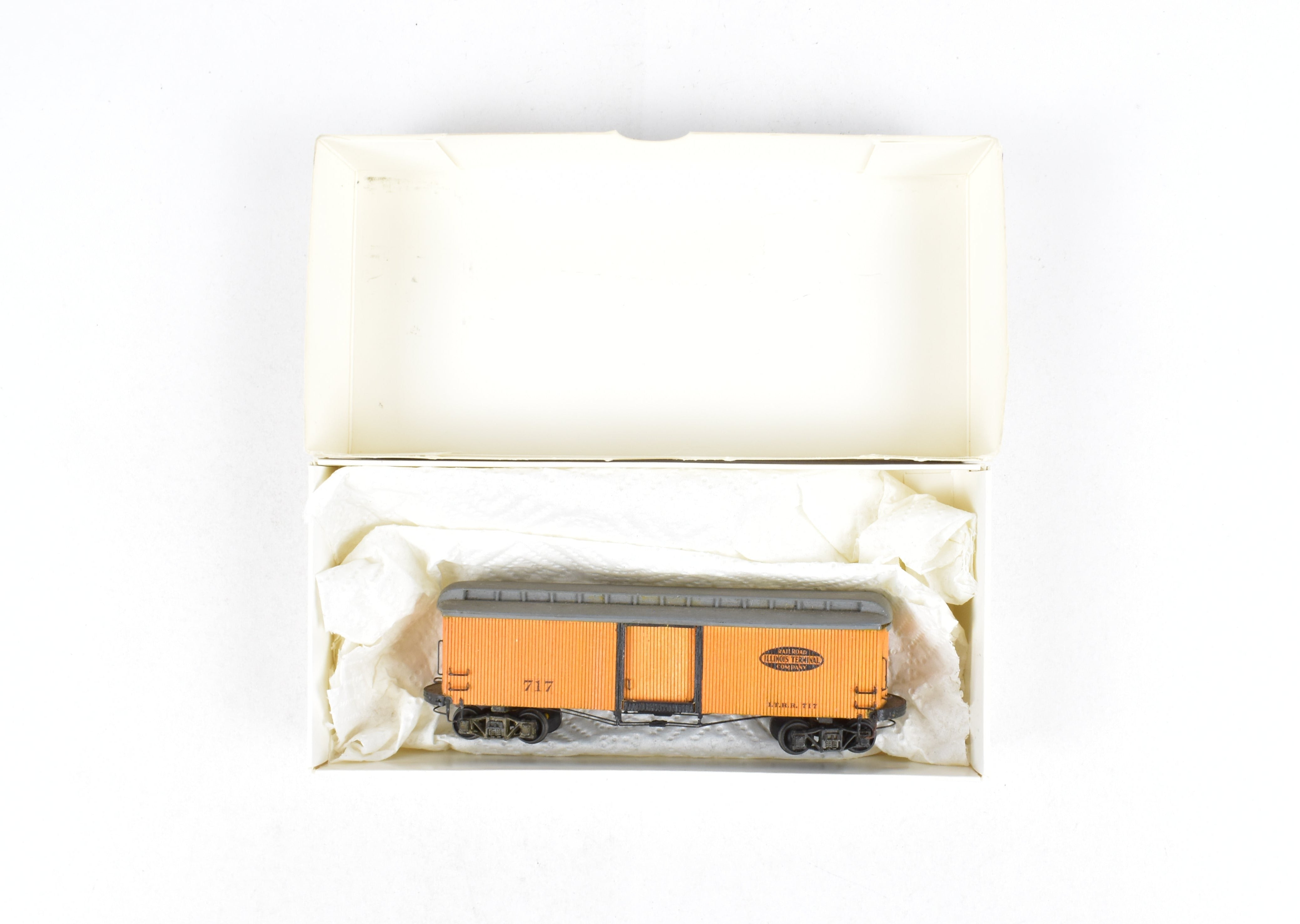 HO Scale La Belle Woodworking Illinois Terminal System Freight/Baggage Trailer Model Kit, Built and Painted, #717