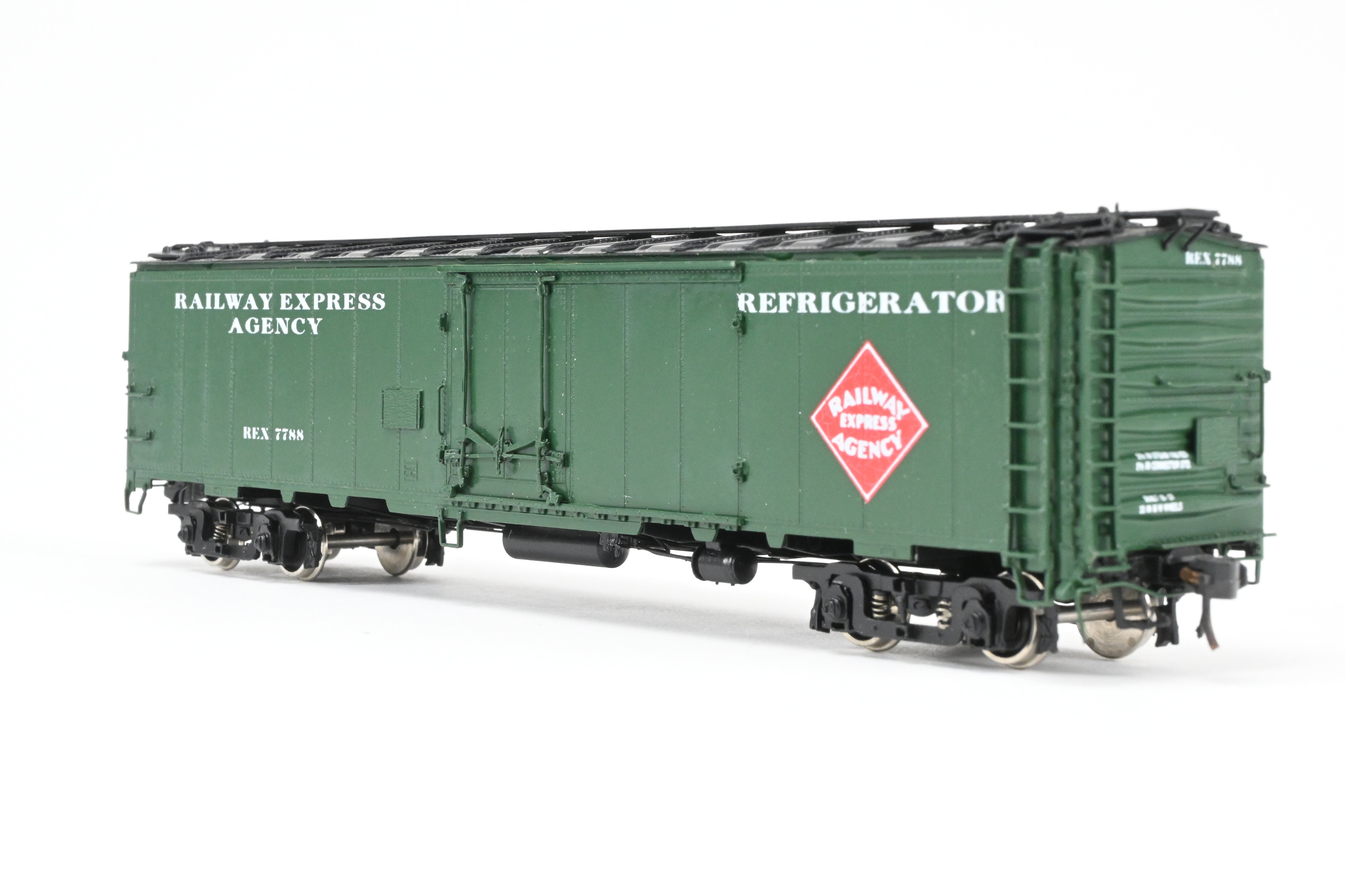 High - Quality HO Scale Brass CIL - Challenger Imports REA - Railway Express Agency 52 - Foot Steel Express Refrigerator Car Model FP