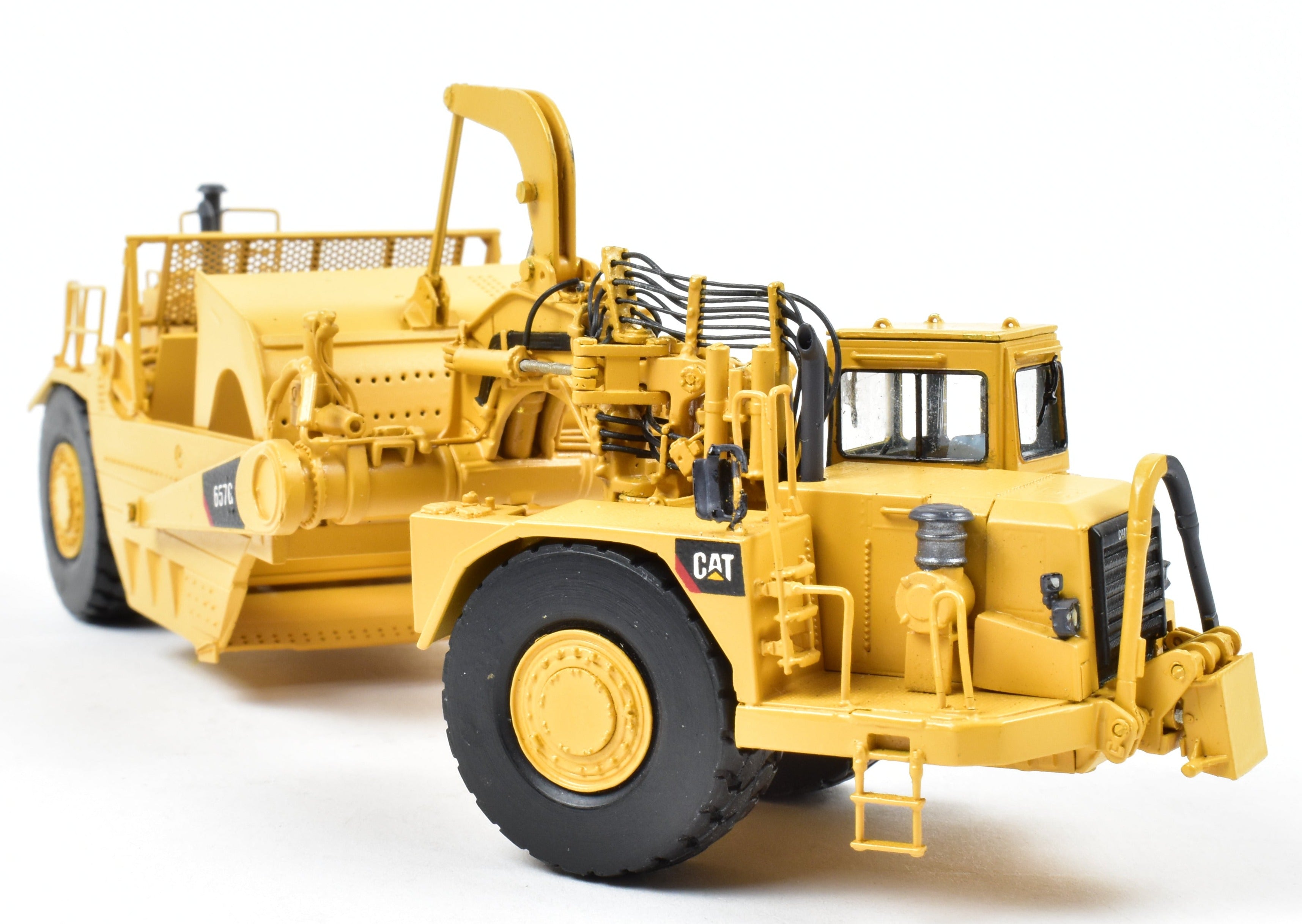 Factory-Painted HO Brass CON CCM Caterpillar 657G Scraper Model from 2010