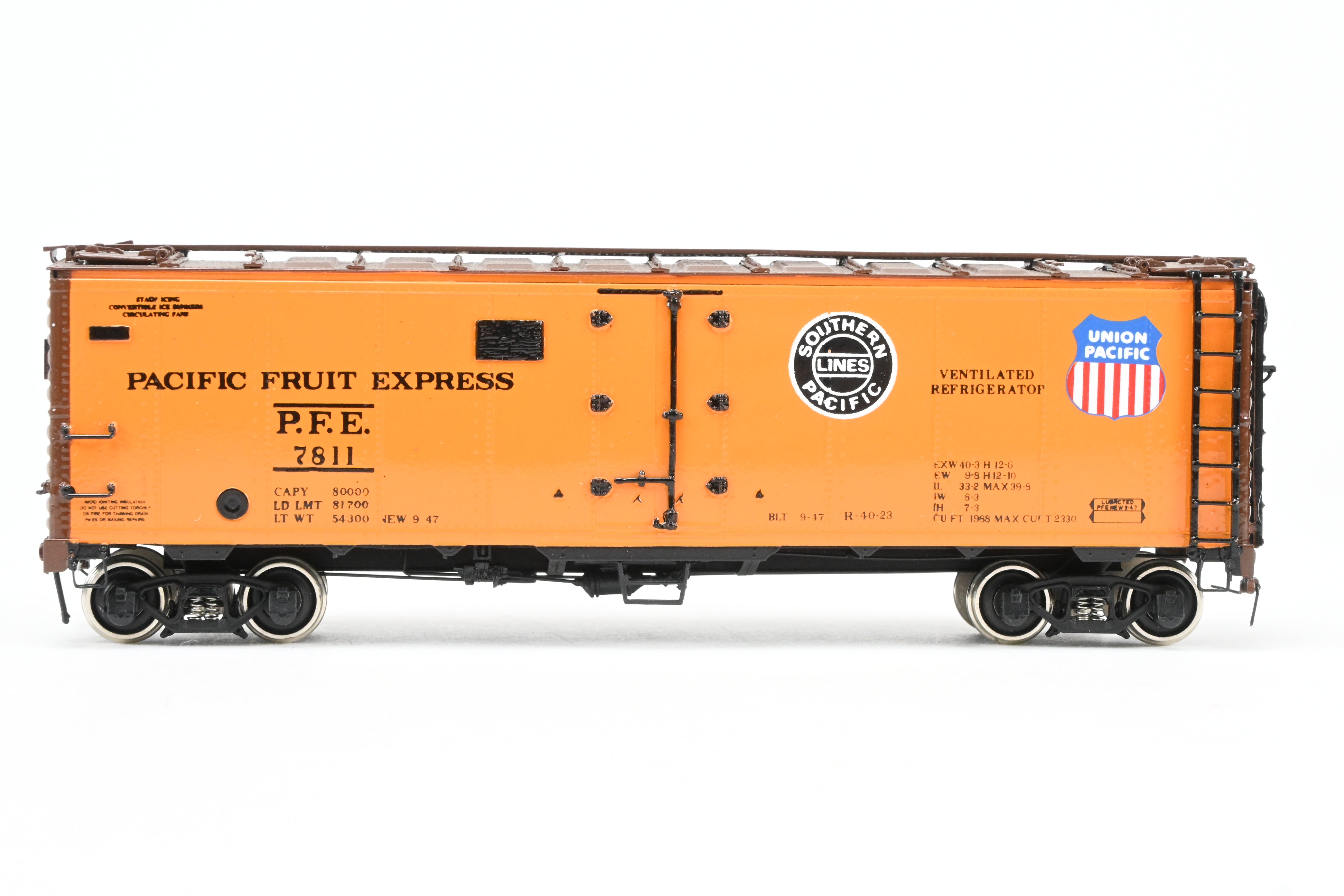 High - Quality HO Scale Brass CIL Challenger Imports Pacific Fruit Express R - 40 - 23 Steel Refrigerator Car Model with FP #7811