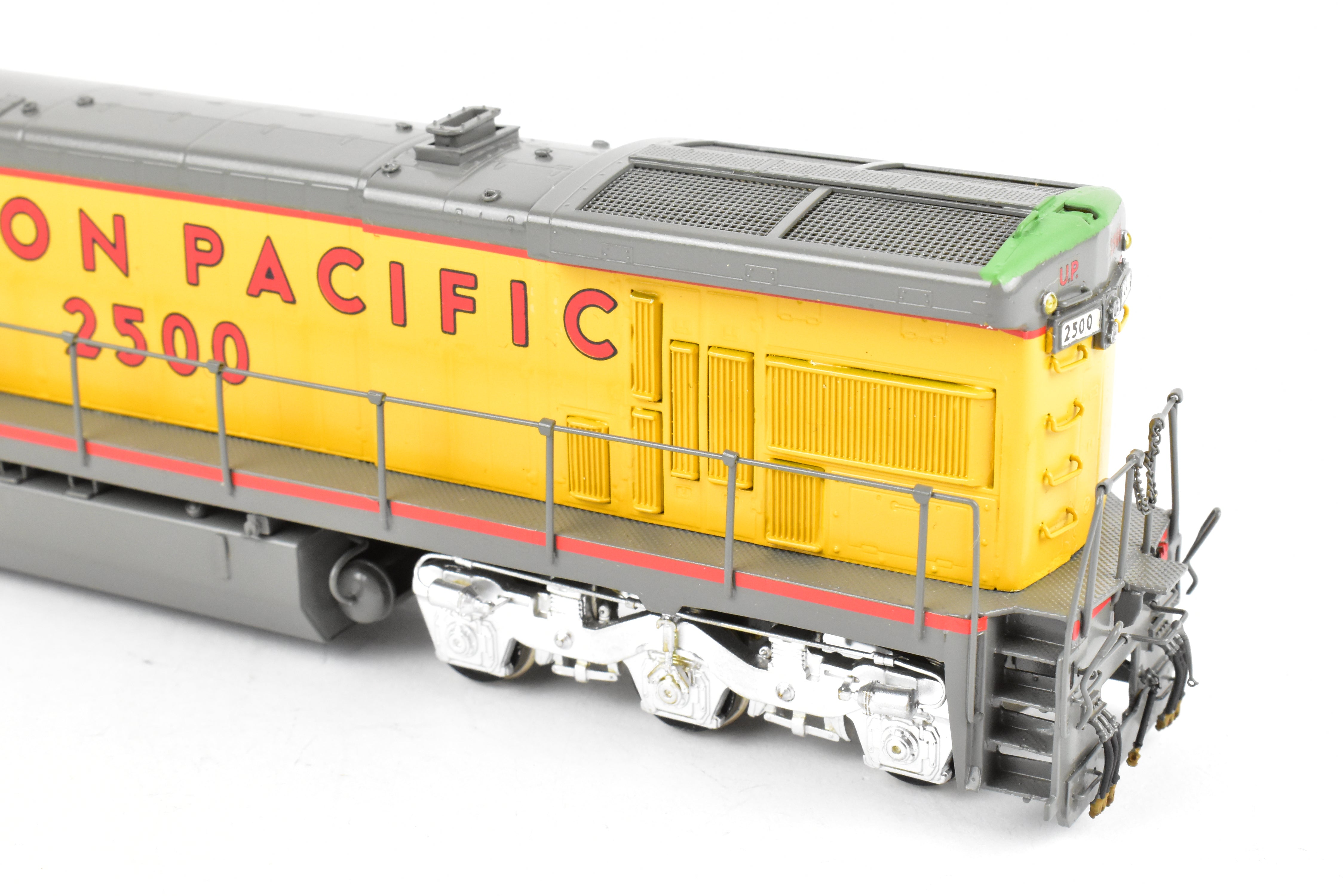 HO Brass OMI Union Pacific GE C30 - 7 Double - Window Cab Custom Painted in Yellow/Gray #2500