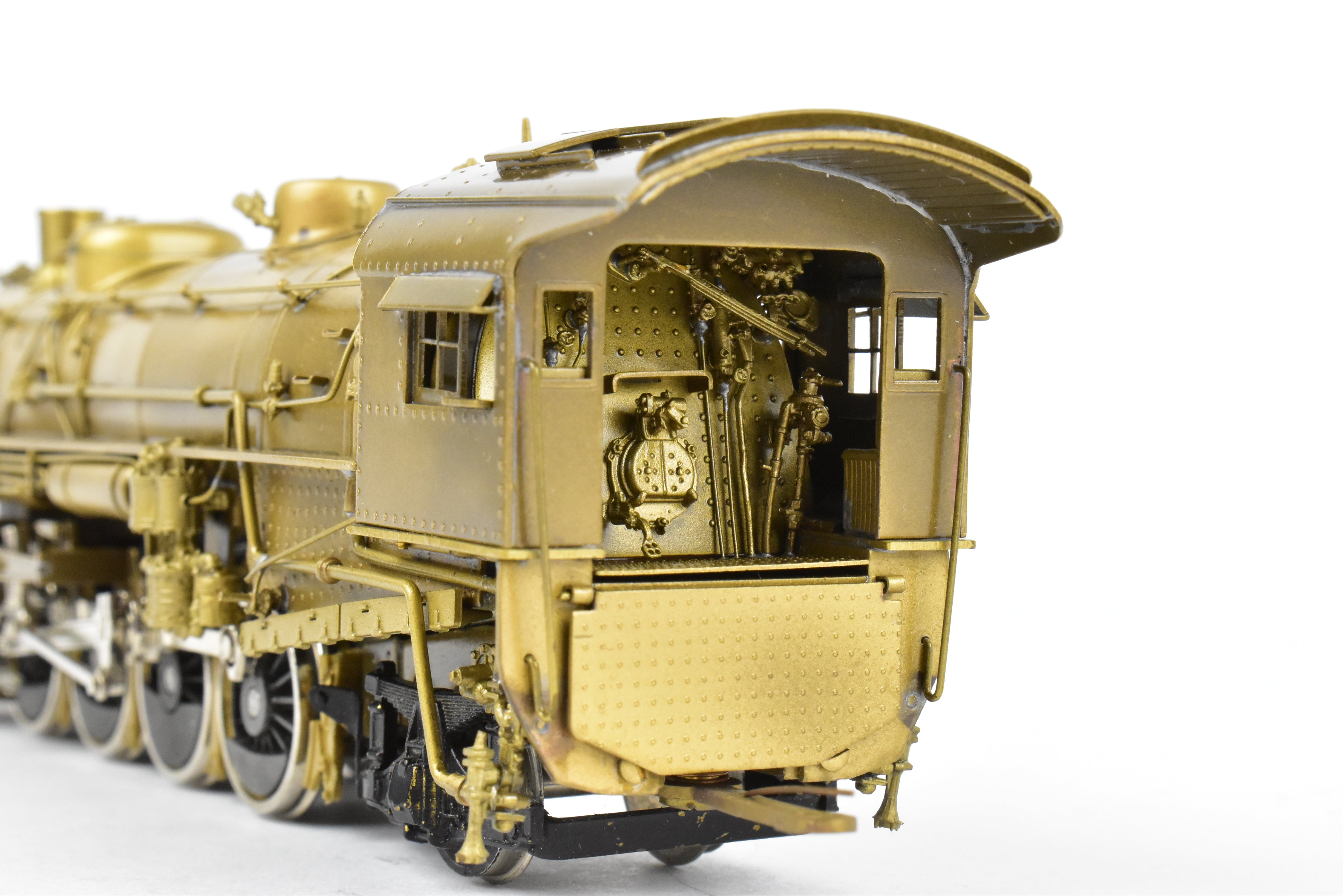 High - Quality HO Scale Brass Pacific Fast Mail (PFM) Model of United States Railway Administration (USRA) 2 - 8 - 2 Light Class Mikado Locomotive from 1977 Run, Sold As - Is
