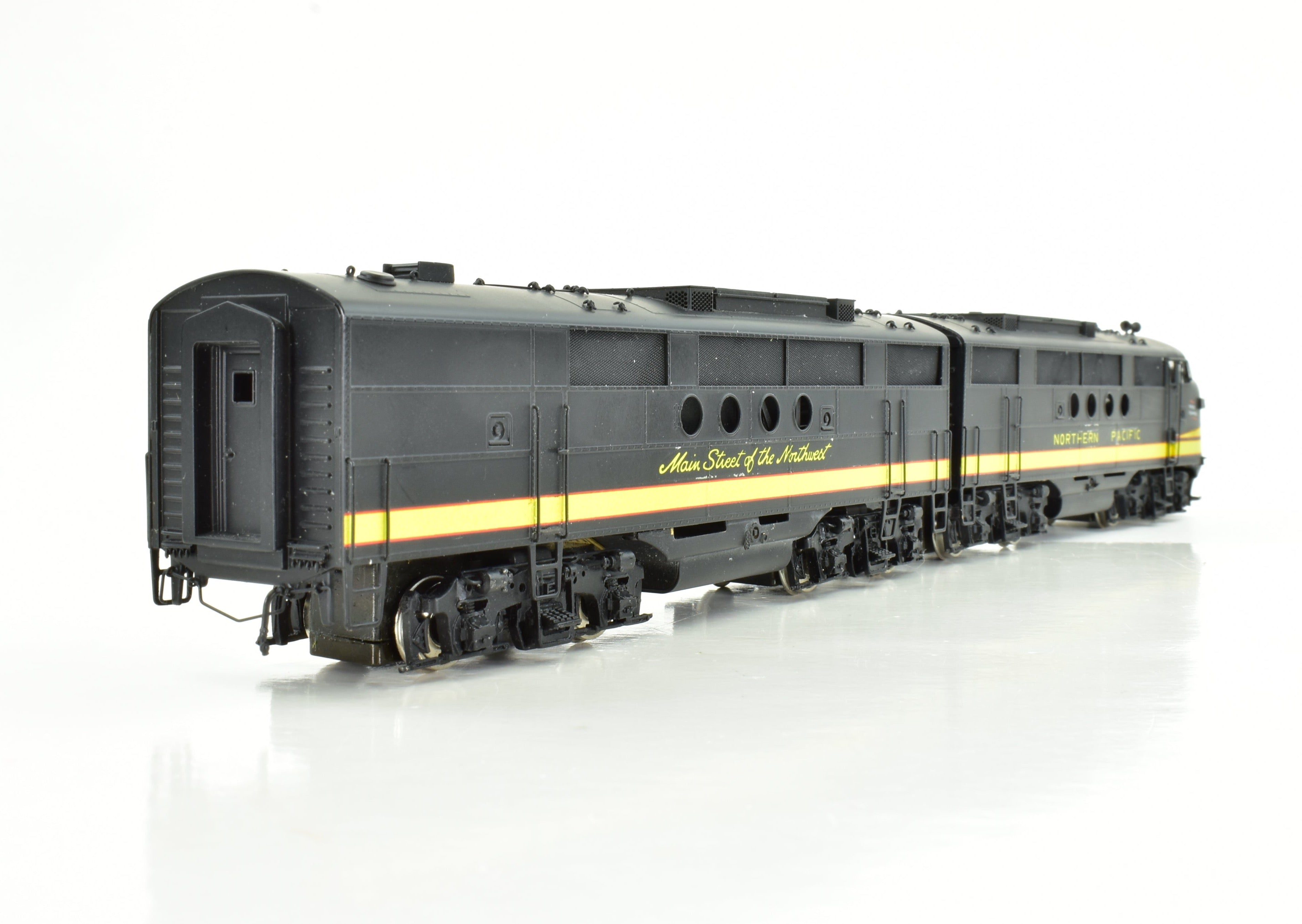 HO Scale Brass Hallmark Models NP - Northern Pacific EMC FT A/B Powered Factory - Painted Set