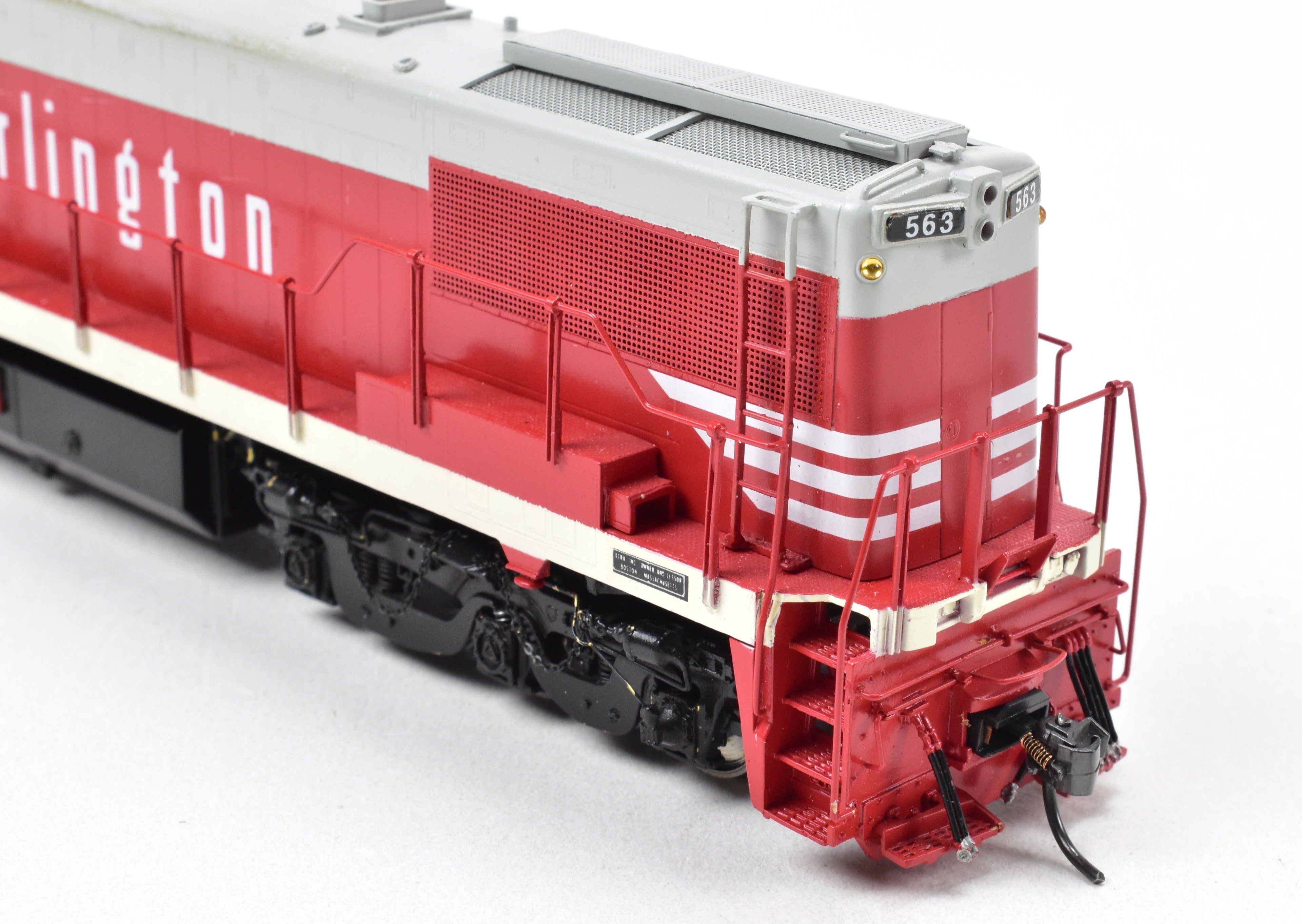 HO Brass OMI CB&Q Burlington Route GE U-28C (U-25C Carbody) Pro-Paint #563