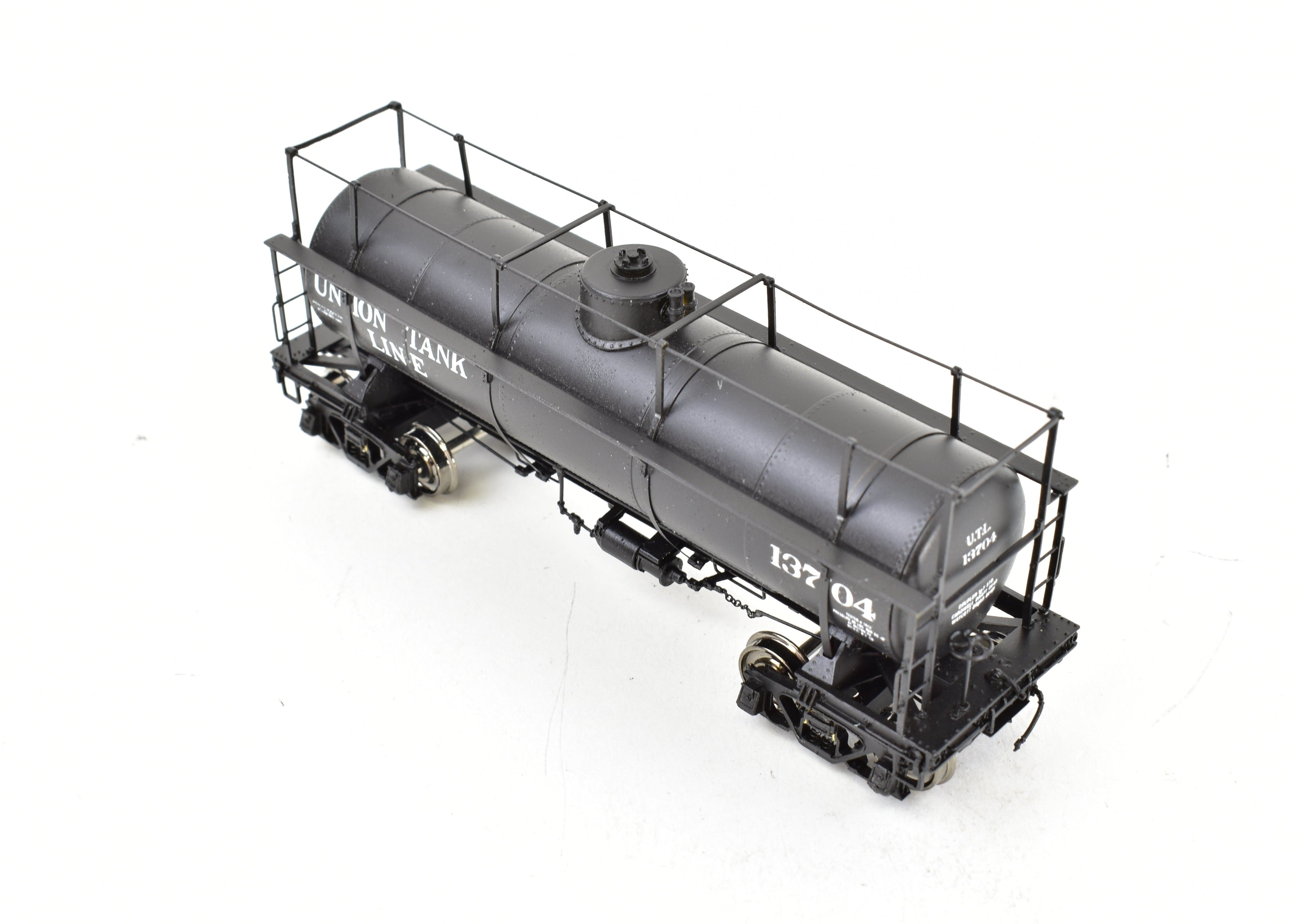 High - Quality HO Scale Brass W&R Union Tank Lines 6000 Gallon High Walkway Tank Car with One Dome CP by W&R Enterprises