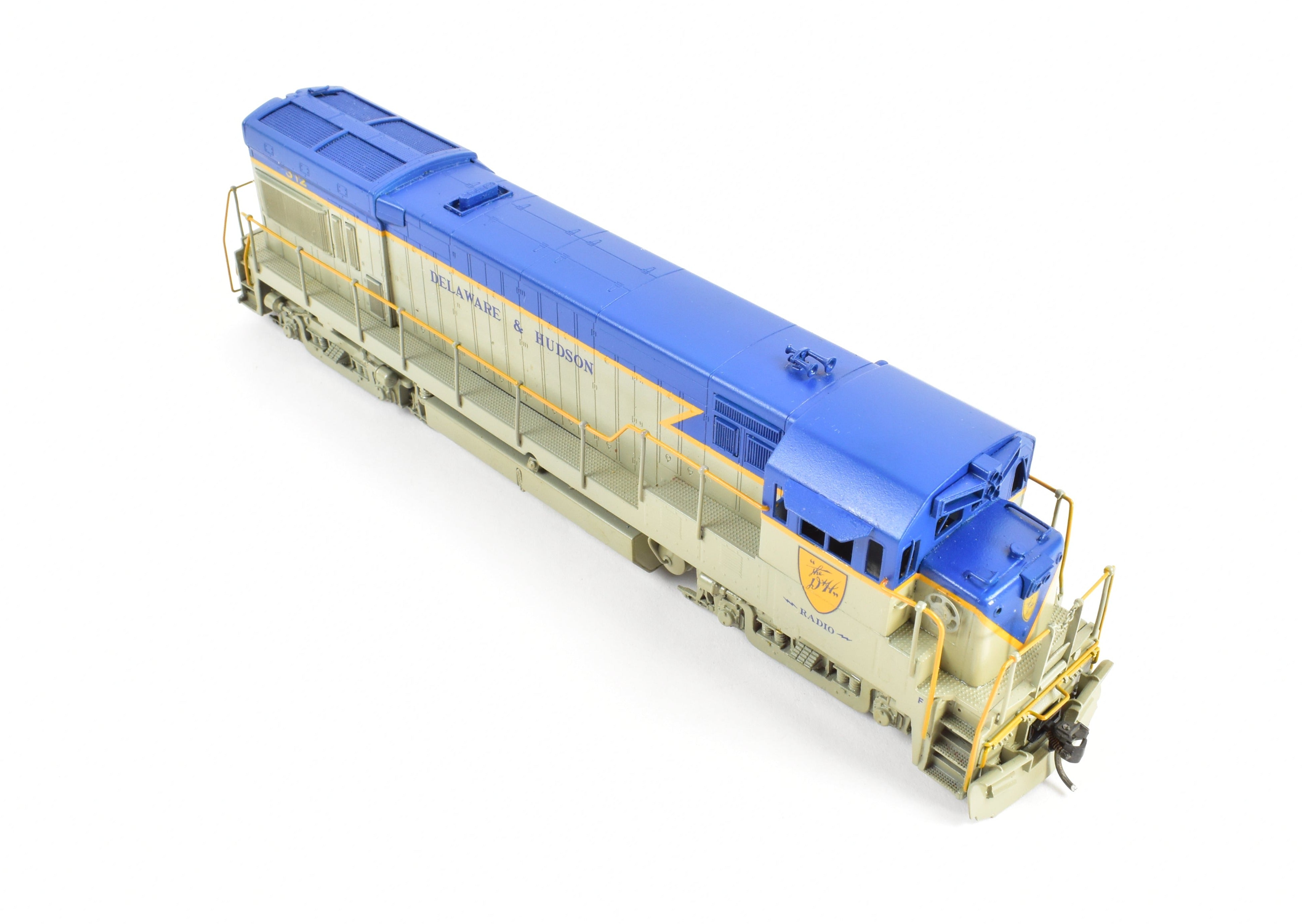 HO Scale Brass Oriental Limited Delaware & Hudson GE U-30B 3000 HP Low Hood Road Switcher Model Locomotive Custom Painted with Number 312