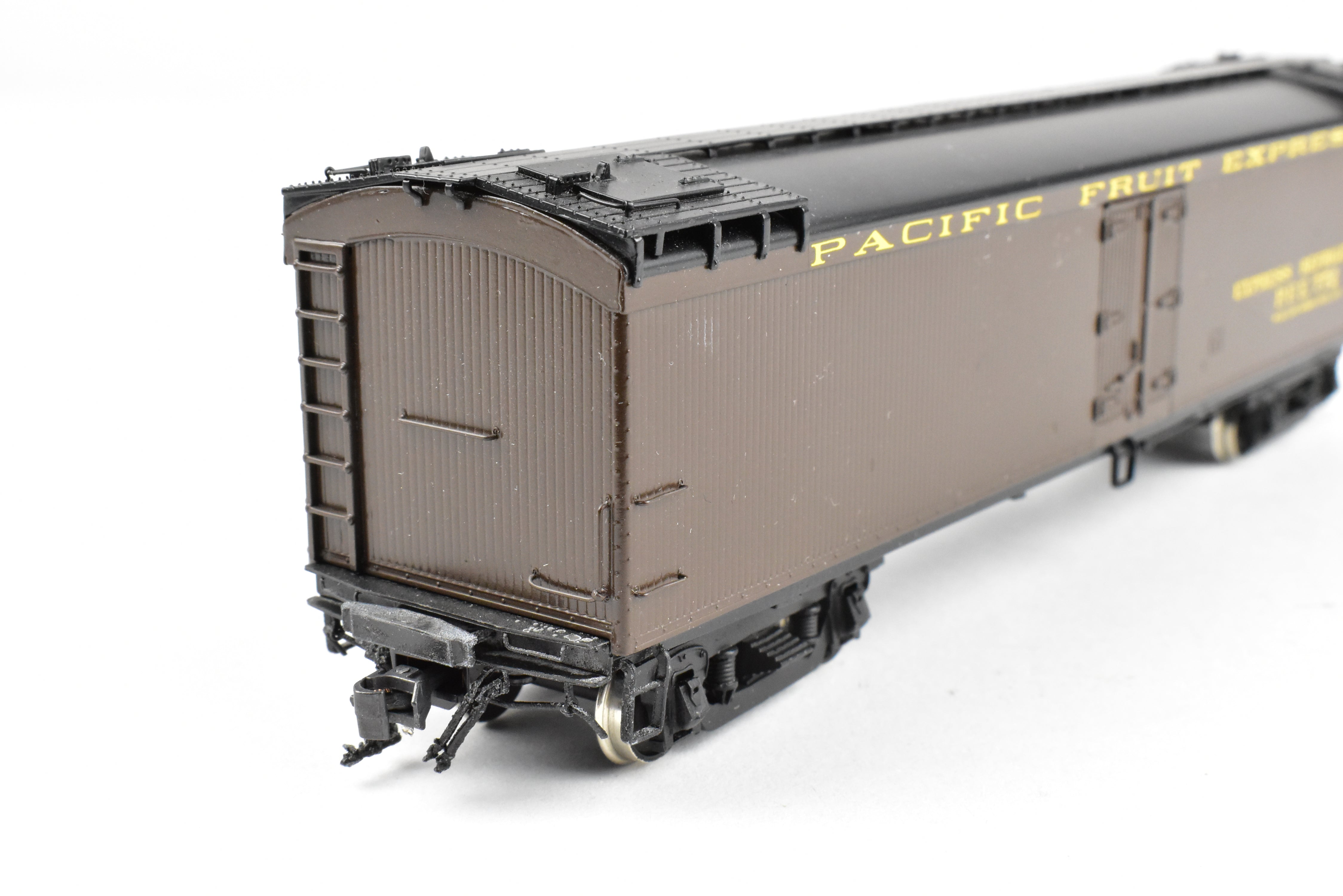 HO Brass WP Car Corp. PFE Pacific Fruit Express Reefer No. 772 Factory Painted