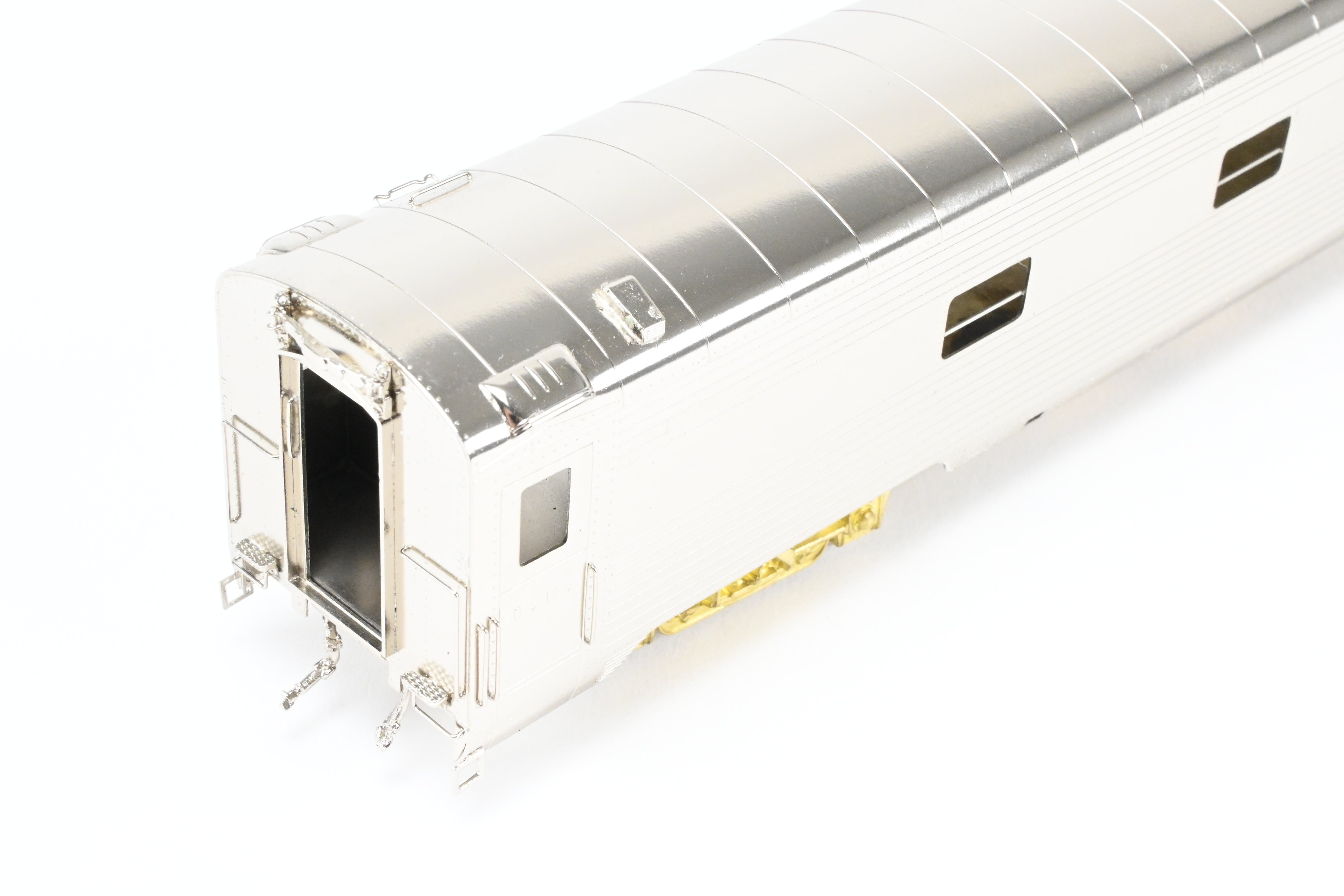 HO Scale Brass Cascade Models AT&SF - Santa Fe ACF Palm Series 11 Bedroom Sleeper Train Model With Skirts