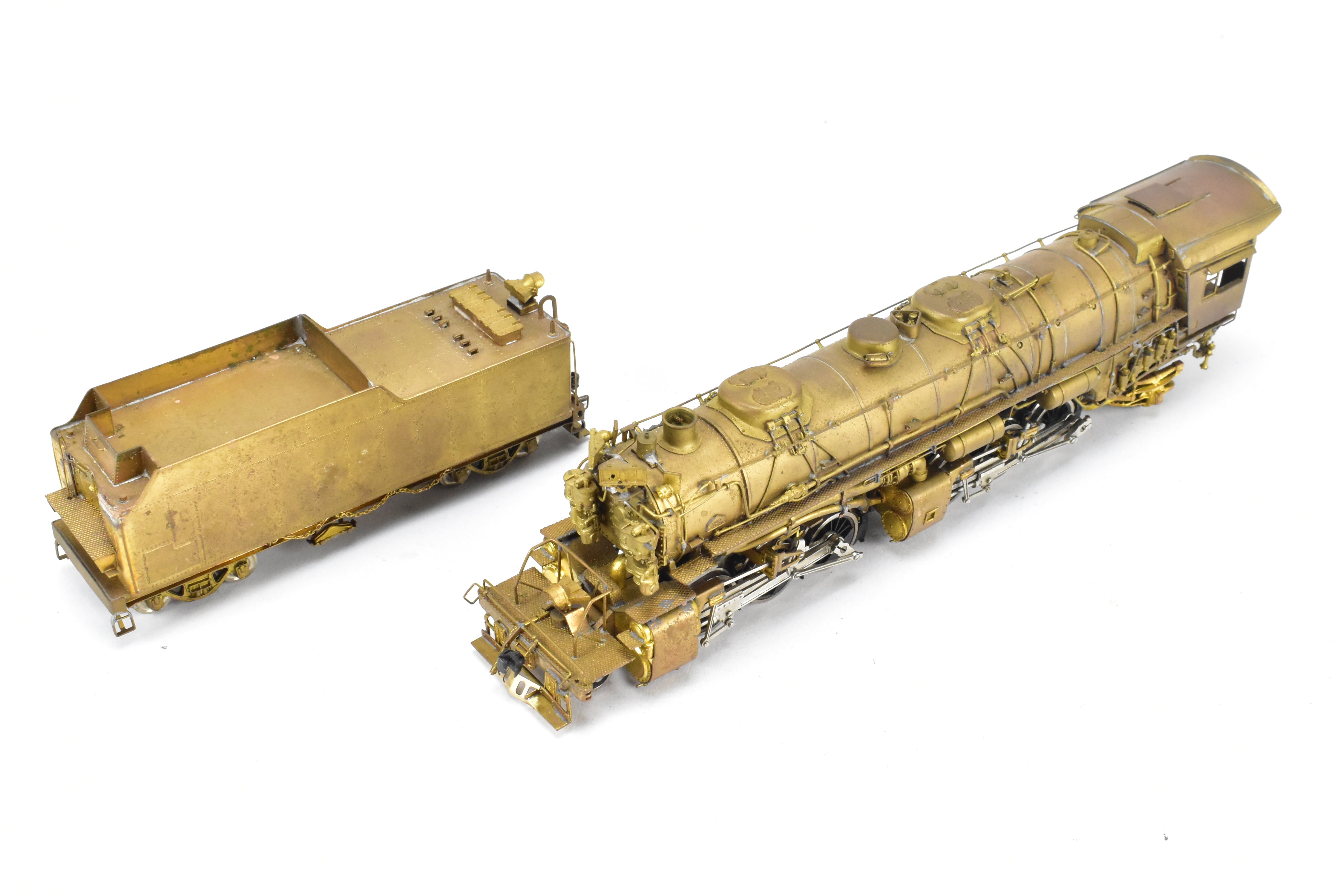 High - Quality HO Scale Brass Pacific Fast Mail (PFM) Model of United C&O - Chesapeake & Ohio H - 6 2 - 6 - 6 - 2 Steam Locomotive