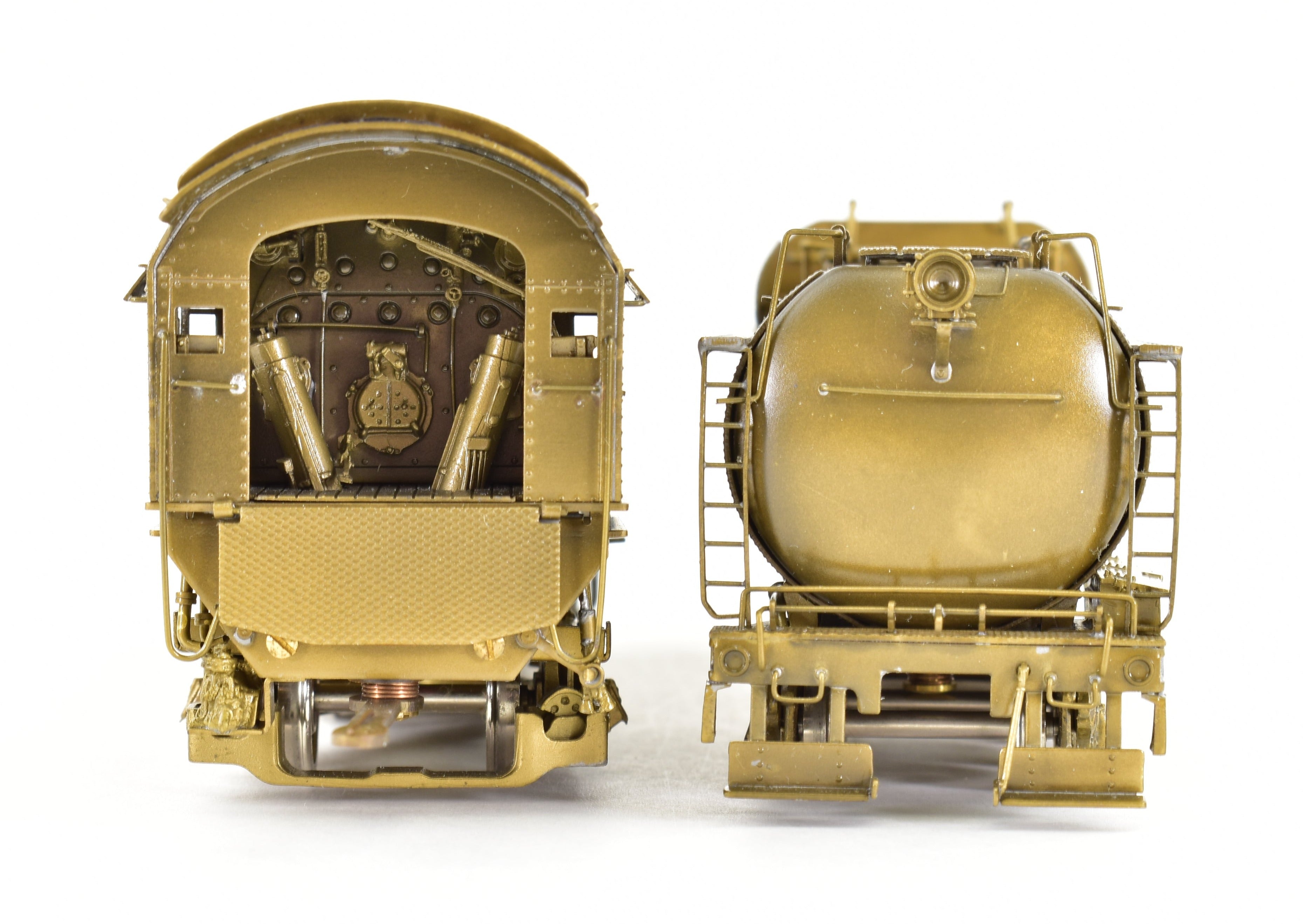 HO Scale Brass Pacific Fast Mail Model - United C&O - Chesapeake & Ohio 4-6-2 Class F-17 Pacific Crown, 1979 Production Run