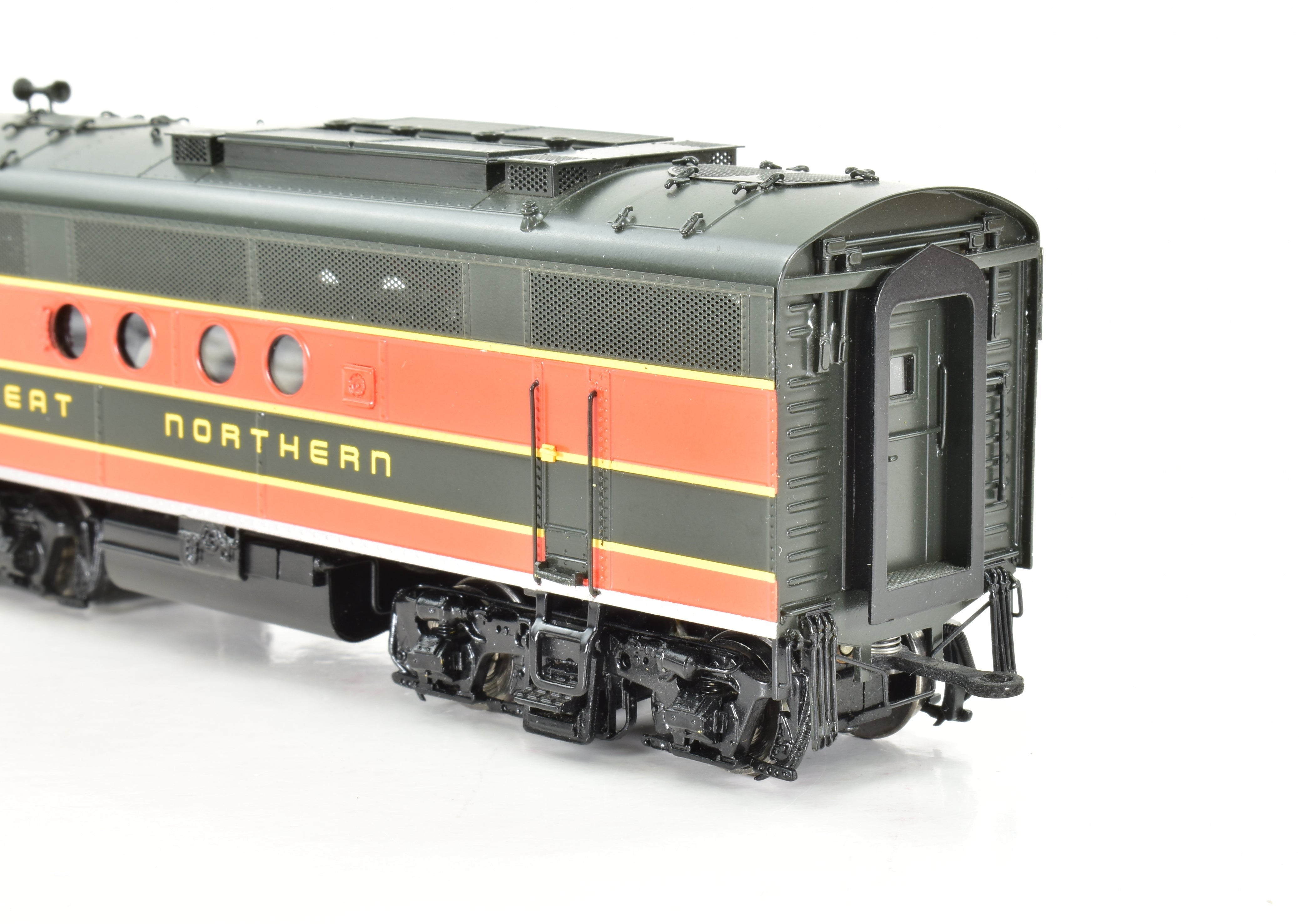 HO Scale Brass Division Point (DVP) Great Northern EMC FTA/B Set with Factory Painting and High - Quality Details