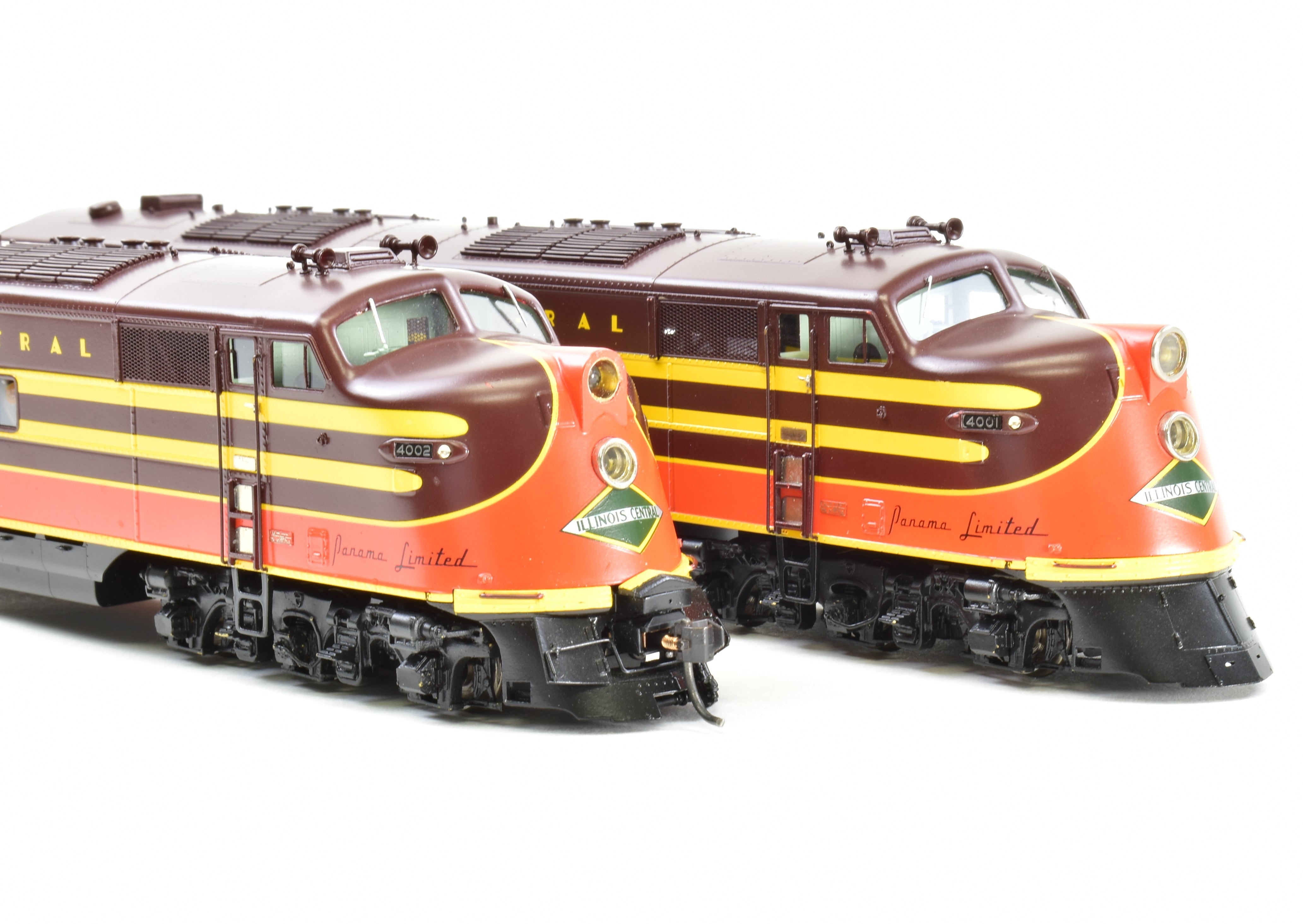 HO Scale Brass Model Train Set - Railway Classics Illinois Central 1942 Panama Limited 10-Car Set with EMD E6 AA Set F/P, Featuring ESU DCC & Sound System