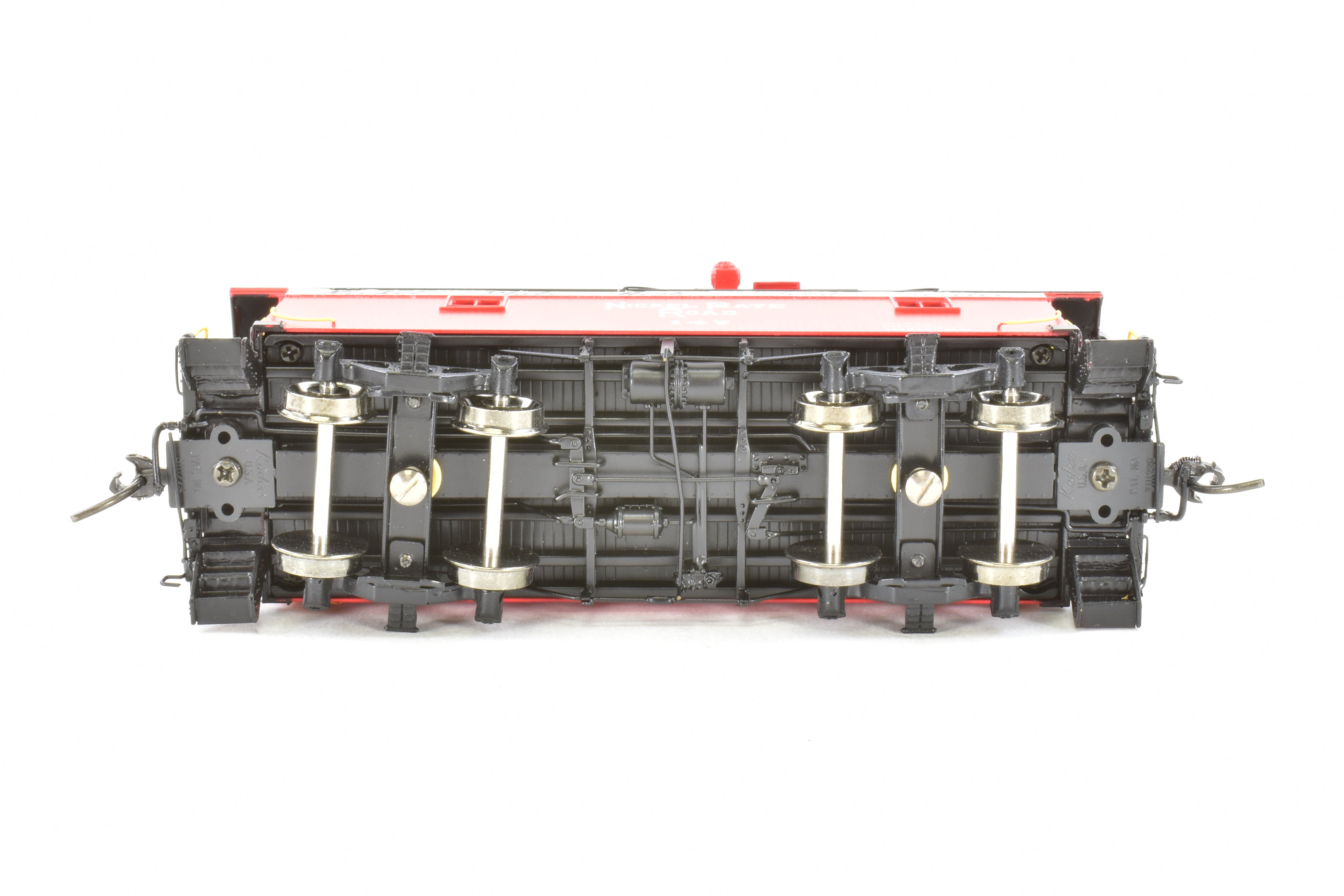 HO Brass DVP - 26' Wood Caboose, Nickel Plate Road Offset Cupola, No. 147