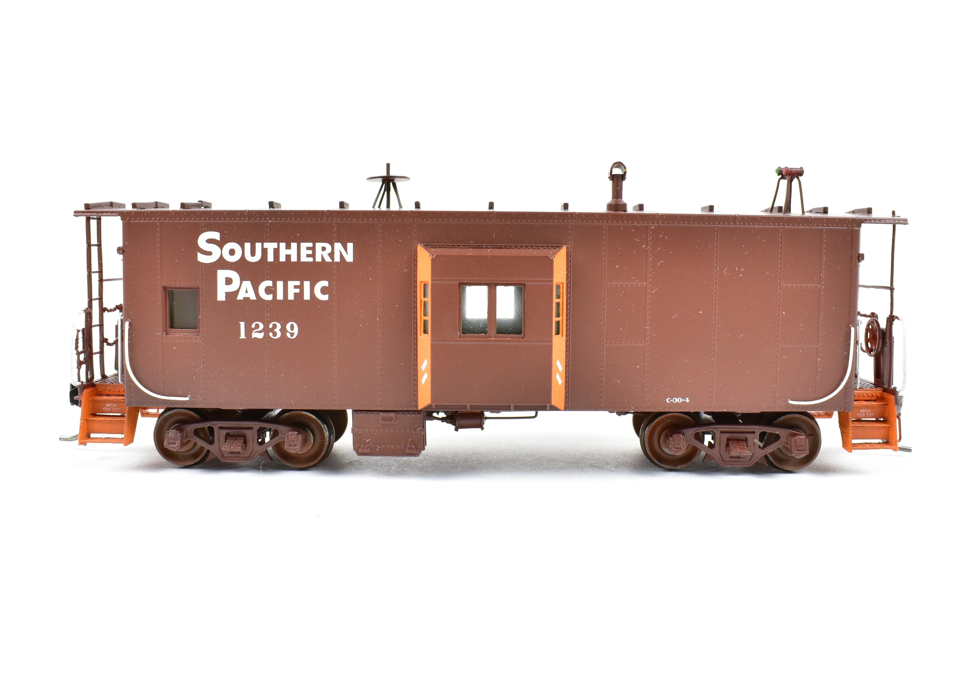 2002 HO Scale Brass Southern Pacific C-30-4 Caboose FP No. 1239 by Challenger Imports