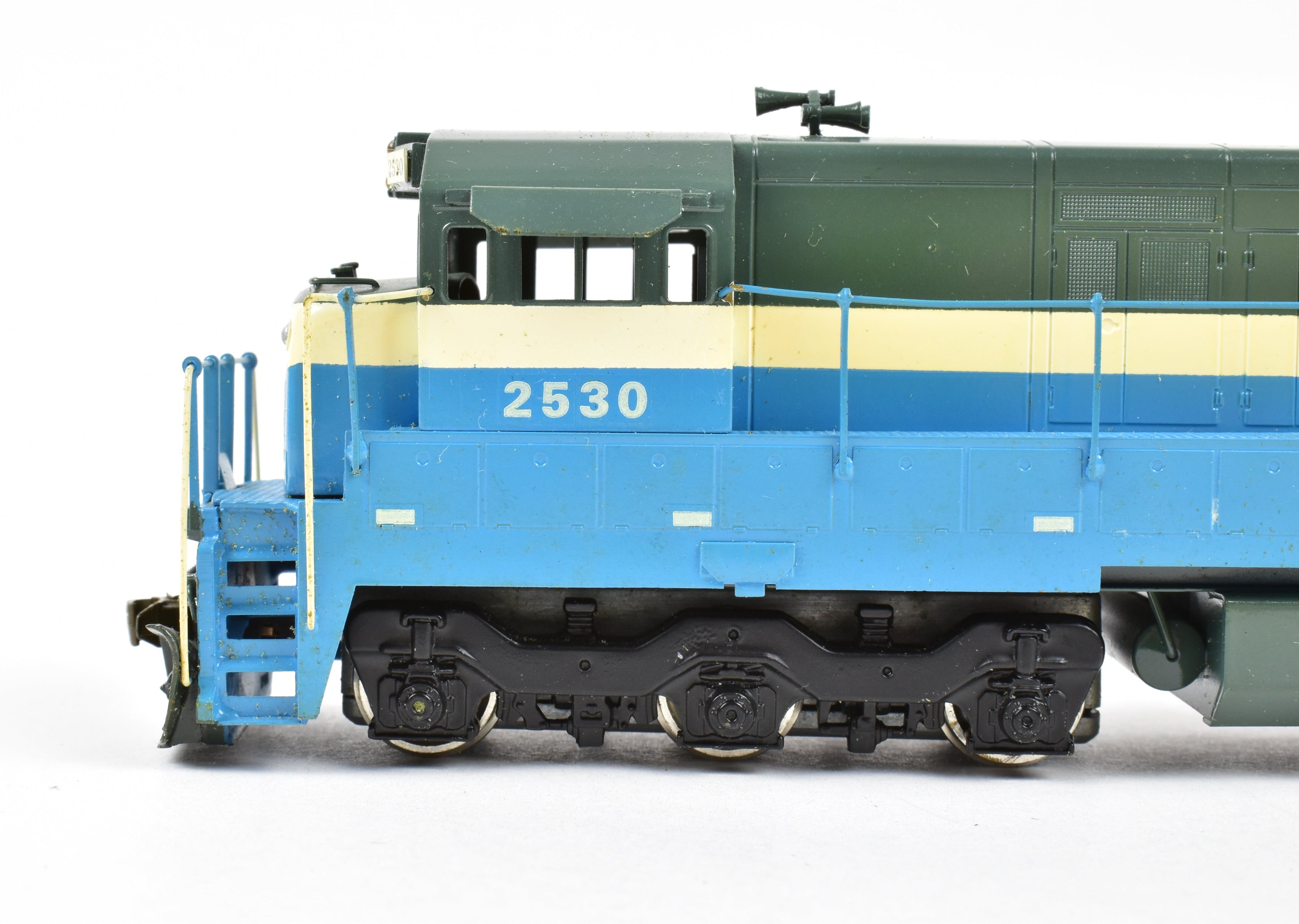 HO Scale Brass ALCO Model - Great Northern General Electric U - 33C Diesel Locomotive with Custom Painting