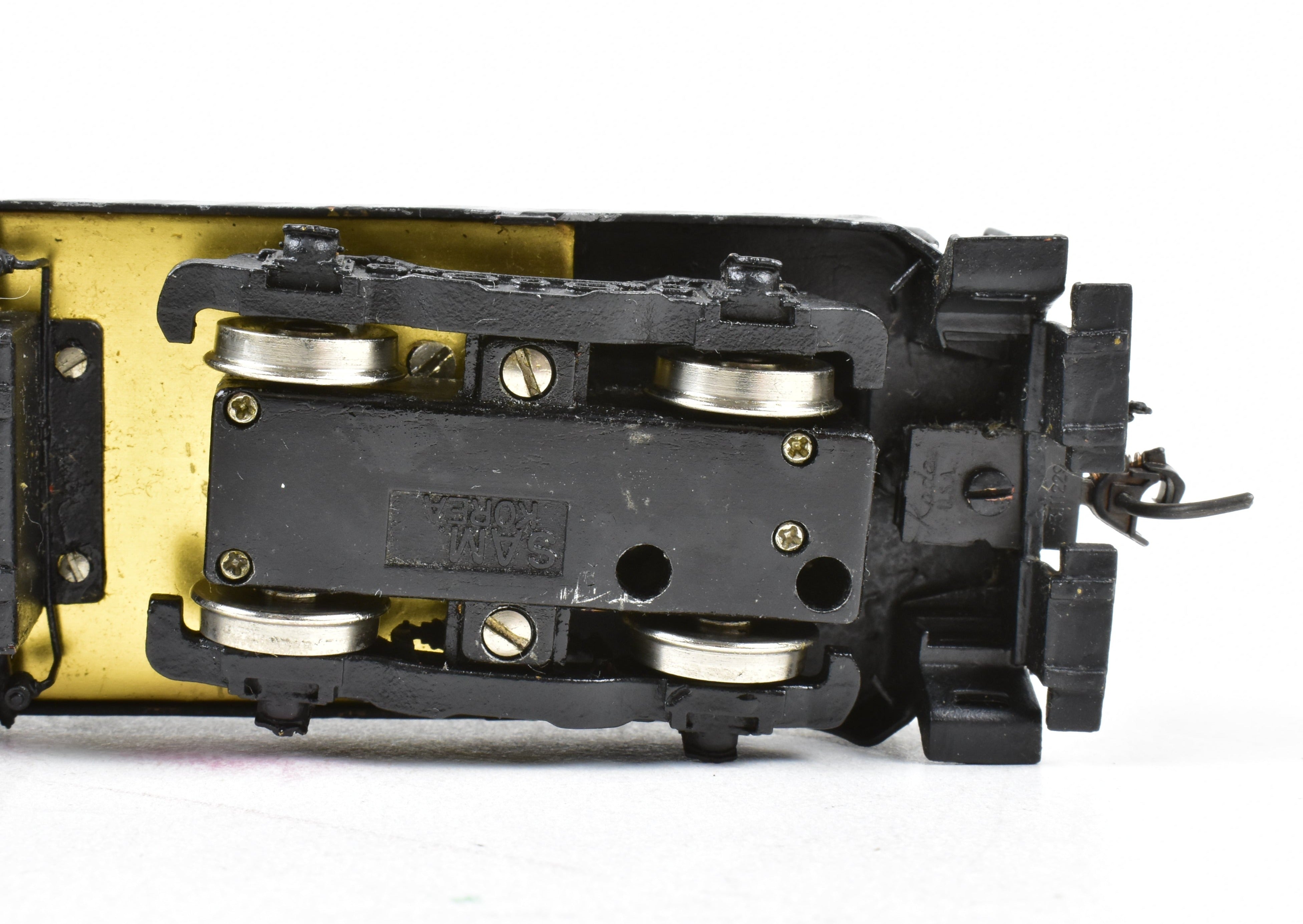 HO Scale Brass Hallmark Models ATSF - Santa Fe Baldwin VO - 1000 Diesel Switcher Model of the 1939 Version with Custom Painting