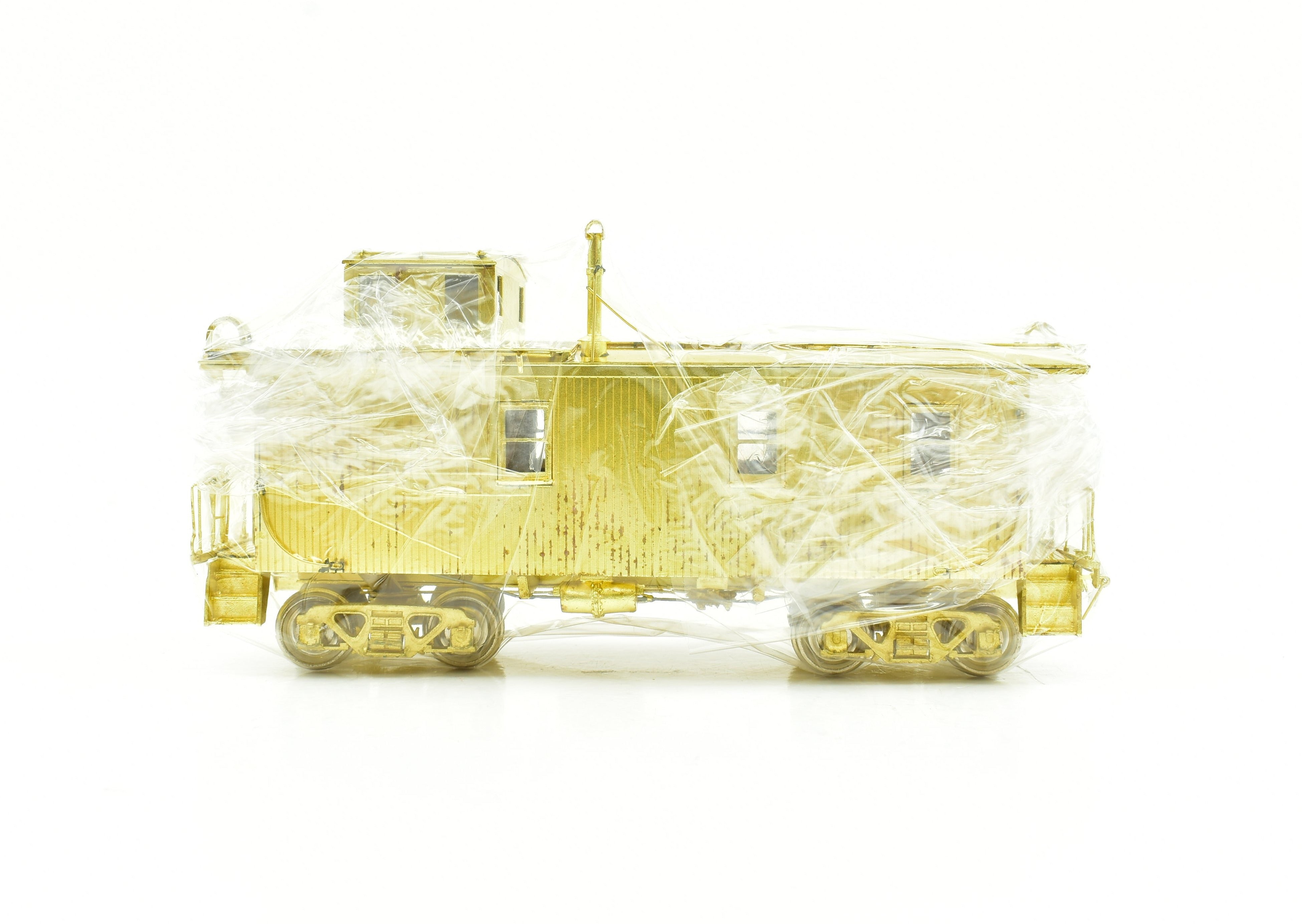 HO Scale Brass FW&D - Ft. Worth & Denver CB&Q Wood Caboose by OMI, Factory New