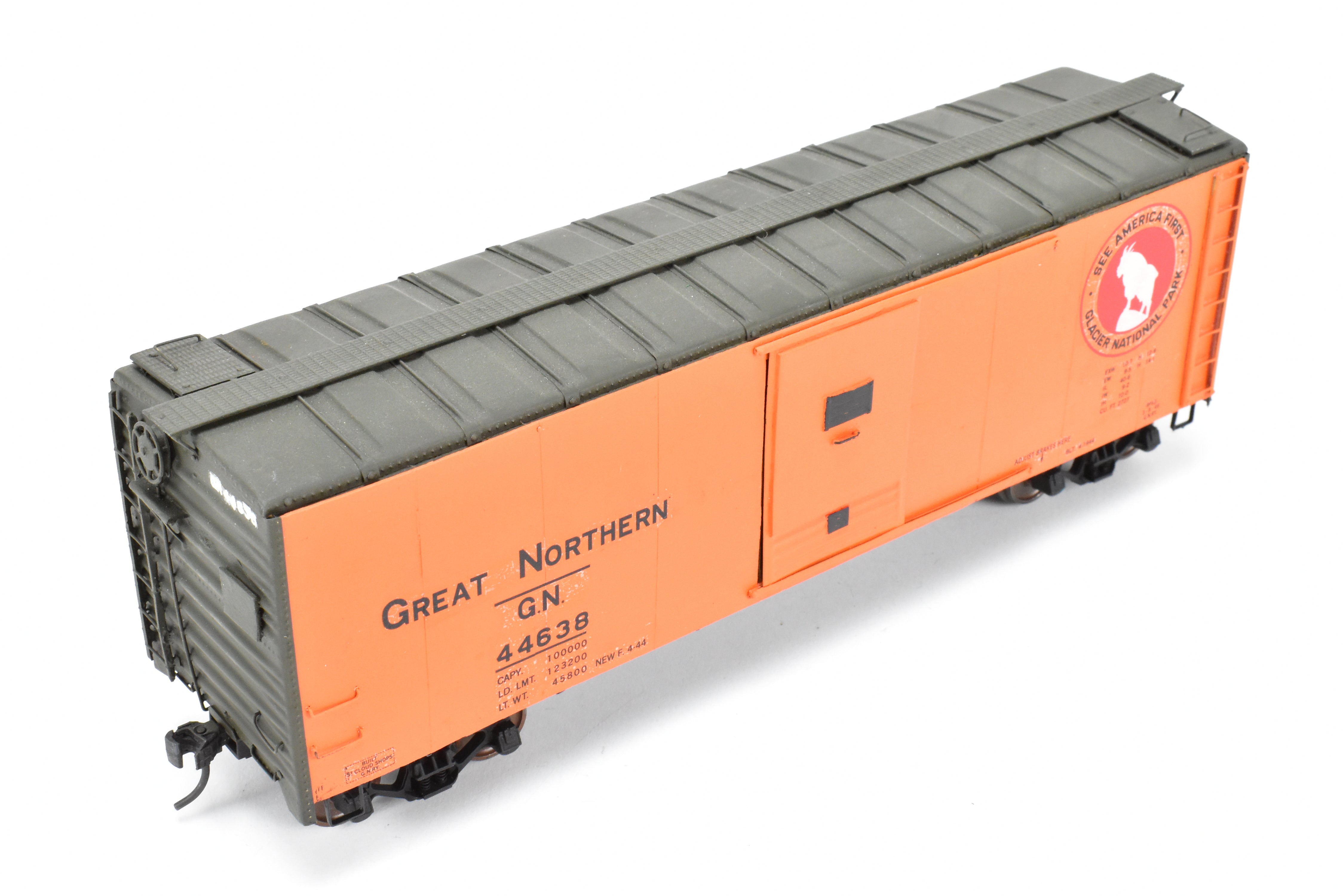 O Scale Metal GN - Great Northern 40' Plywood Boxcar with Excellent Build and Custom Paint