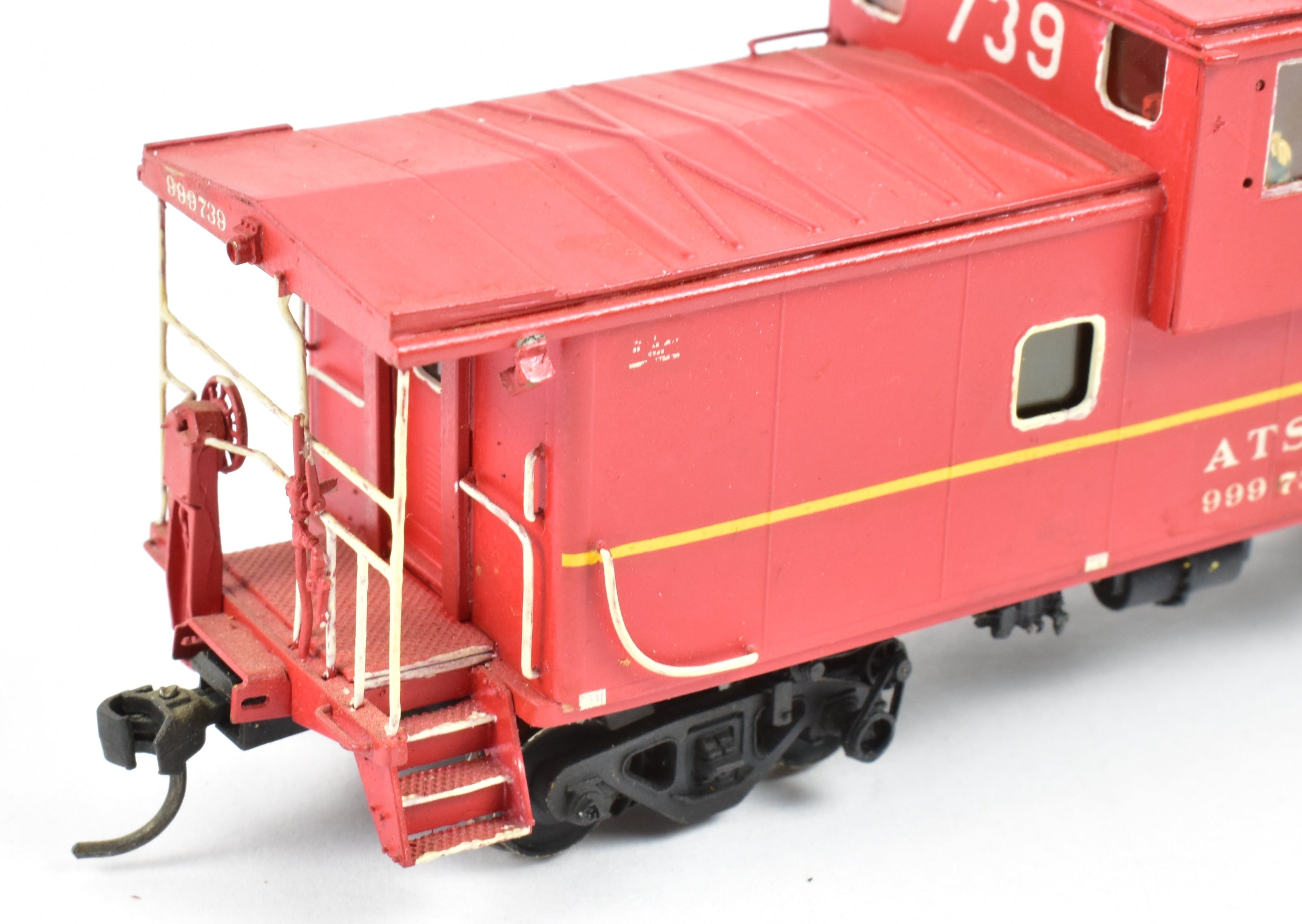 HO Scale Brass OMI - Overland Models, Inc. AT&SF - Santa Fe Wide-Vision Ce-6 and Ce-8 Caboose Model with CP No. 999730