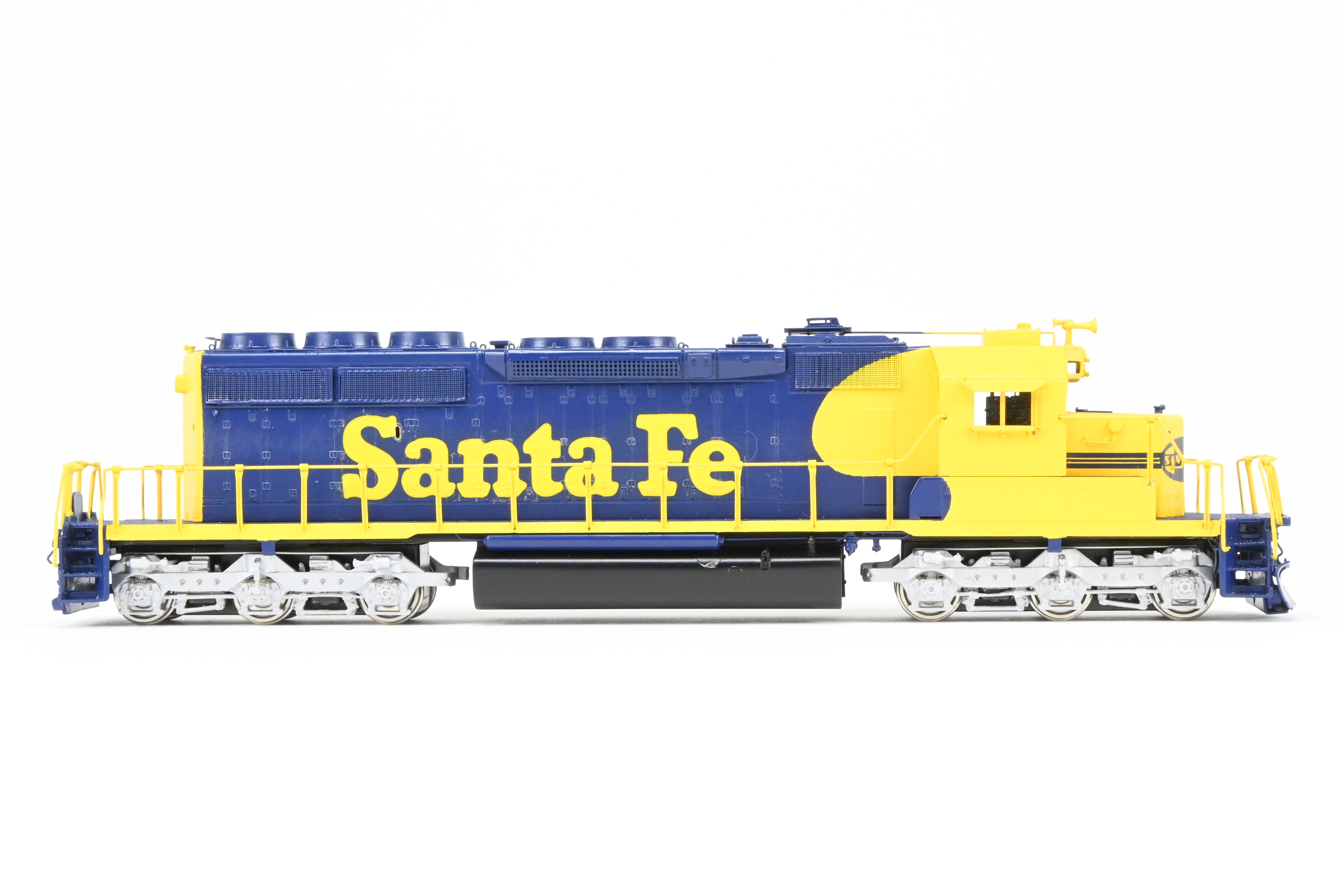 HO Scale Brass Model Train - E&P Associates ATSF (Atchison Topeka And Santa Fe) EMD SD - 40 - 2 Early Version with 81 - inch Nose and FP Lettering (No Number)