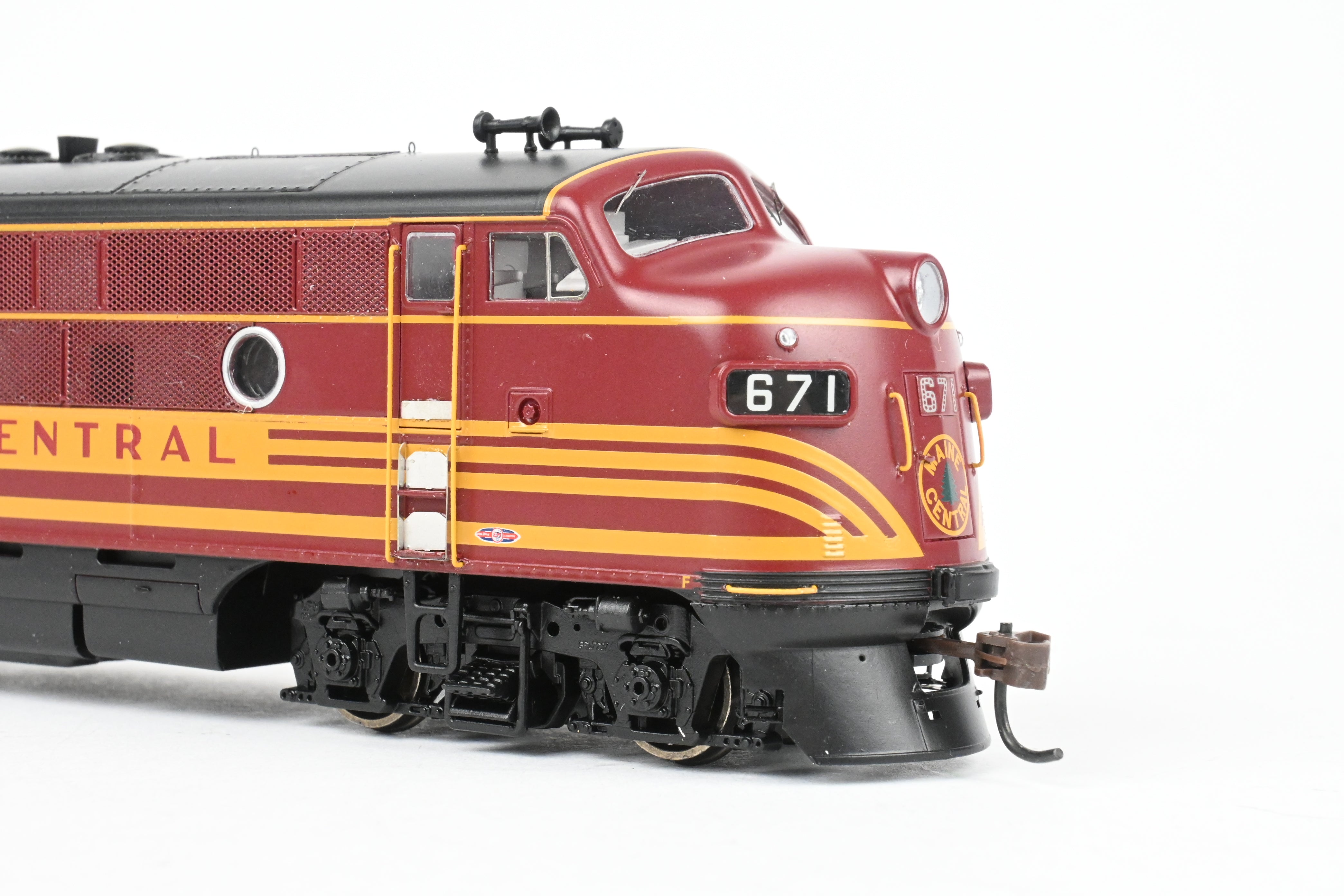 Athearn Genesis B&M Boston & Maine EMD F3-A/B Phase II Mint Passenger Set