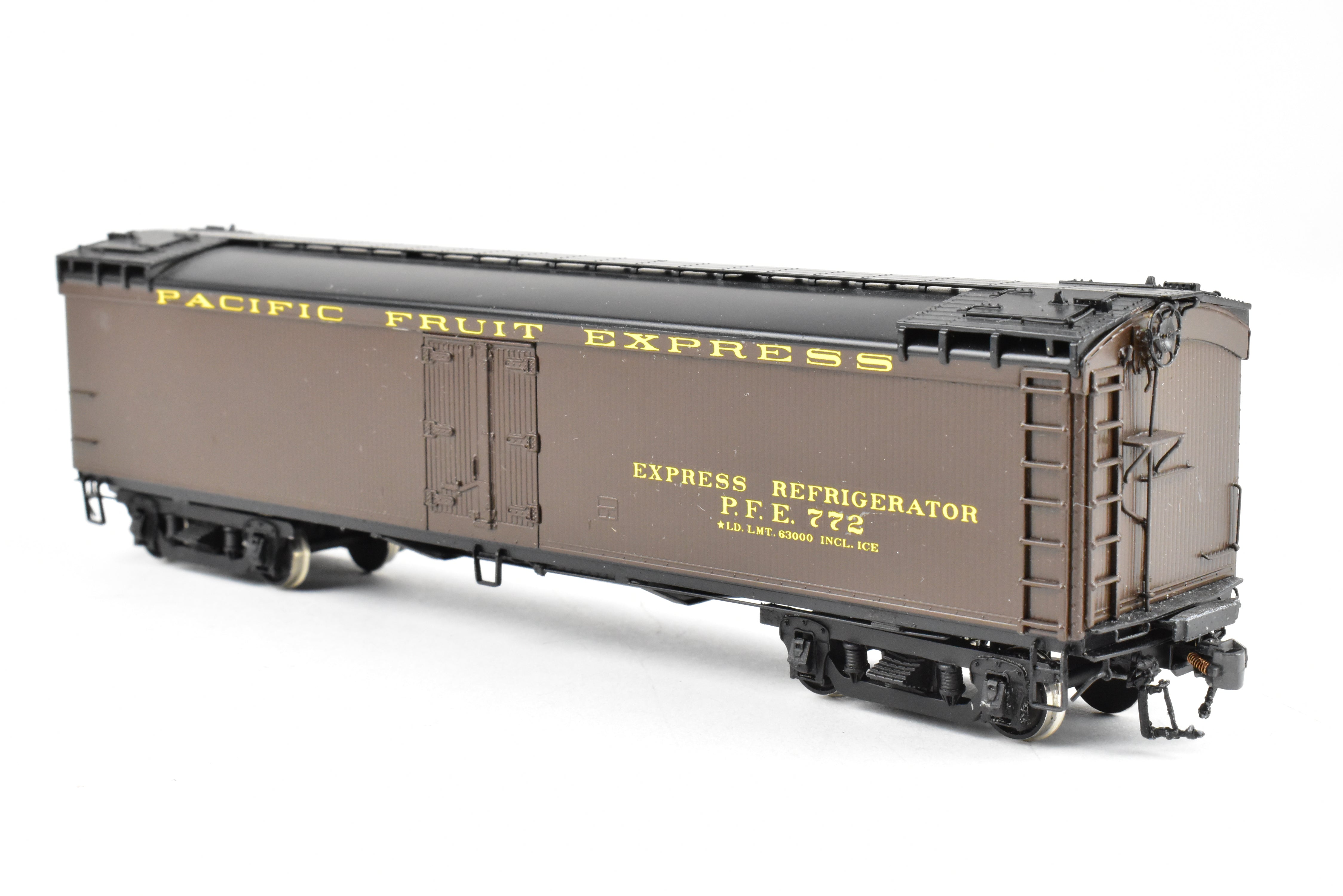 HO Brass WP Car Corp. PFE Pacific Fruit Express Reefer No. 772 Factory Painted