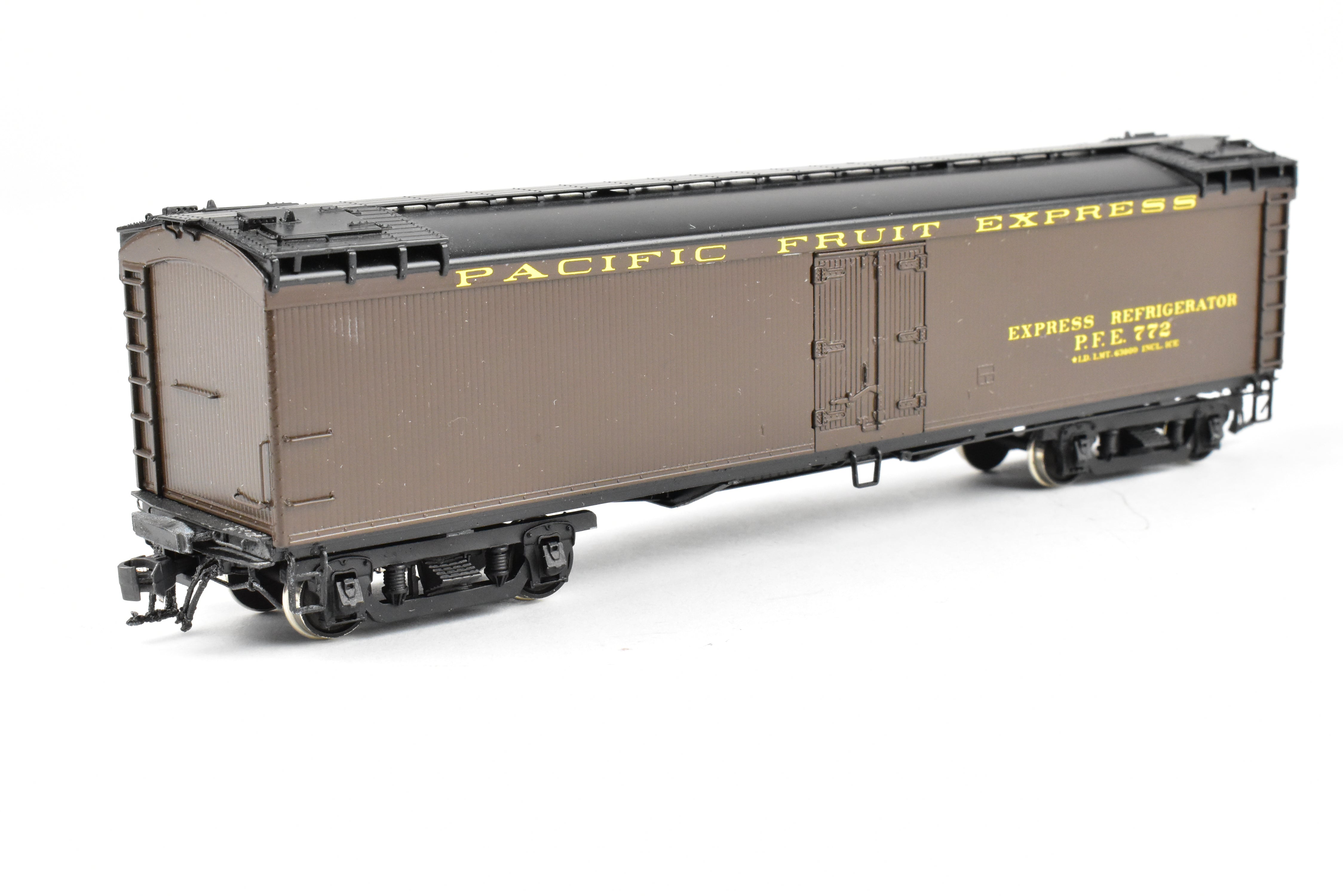 HO Brass WP Car Corp. PFE Pacific Fruit Express Reefer No. 772 Factory Painted