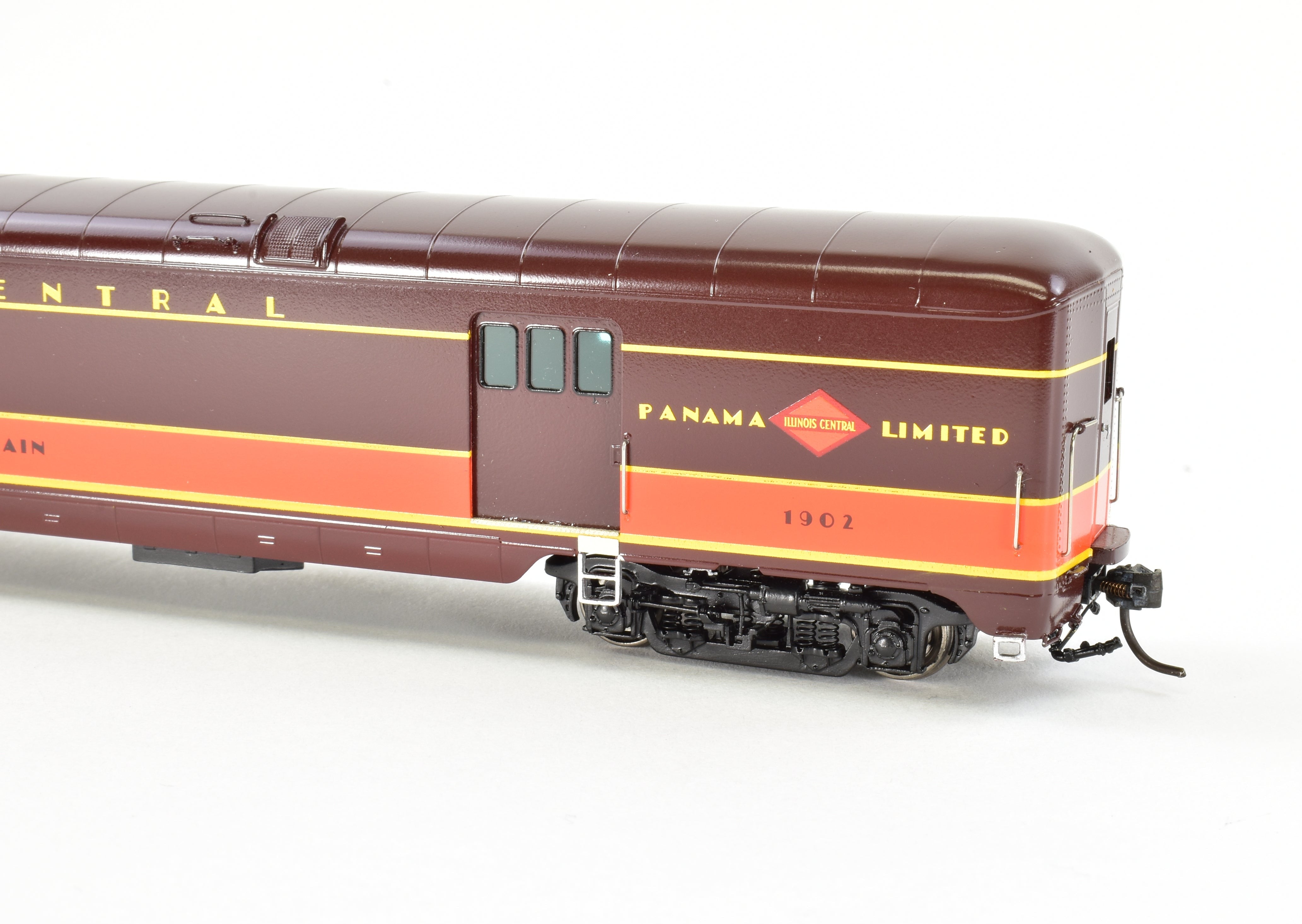 HO Scale Brass Model Train Set - Railway Classics Illinois Central 1942 Panama Limited 10-Car Set with EMD E6 AA Set F/P, Featuring ESU DCC & Sound System