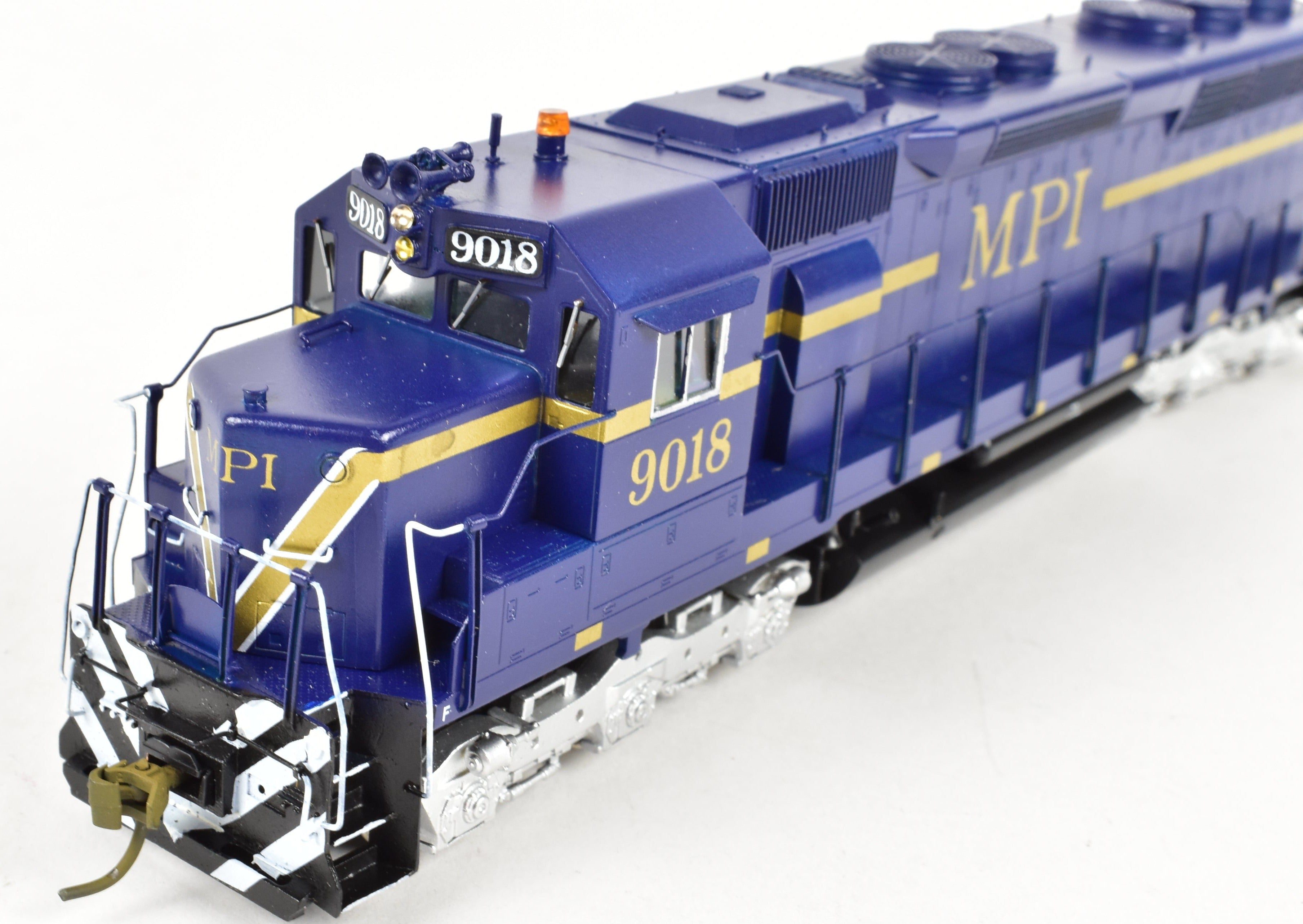 HO Scale Brass Hallmark Models MPI - Motive Power International EMD SD45 Diesel Locomotive Standard Version with C/P No. 9018