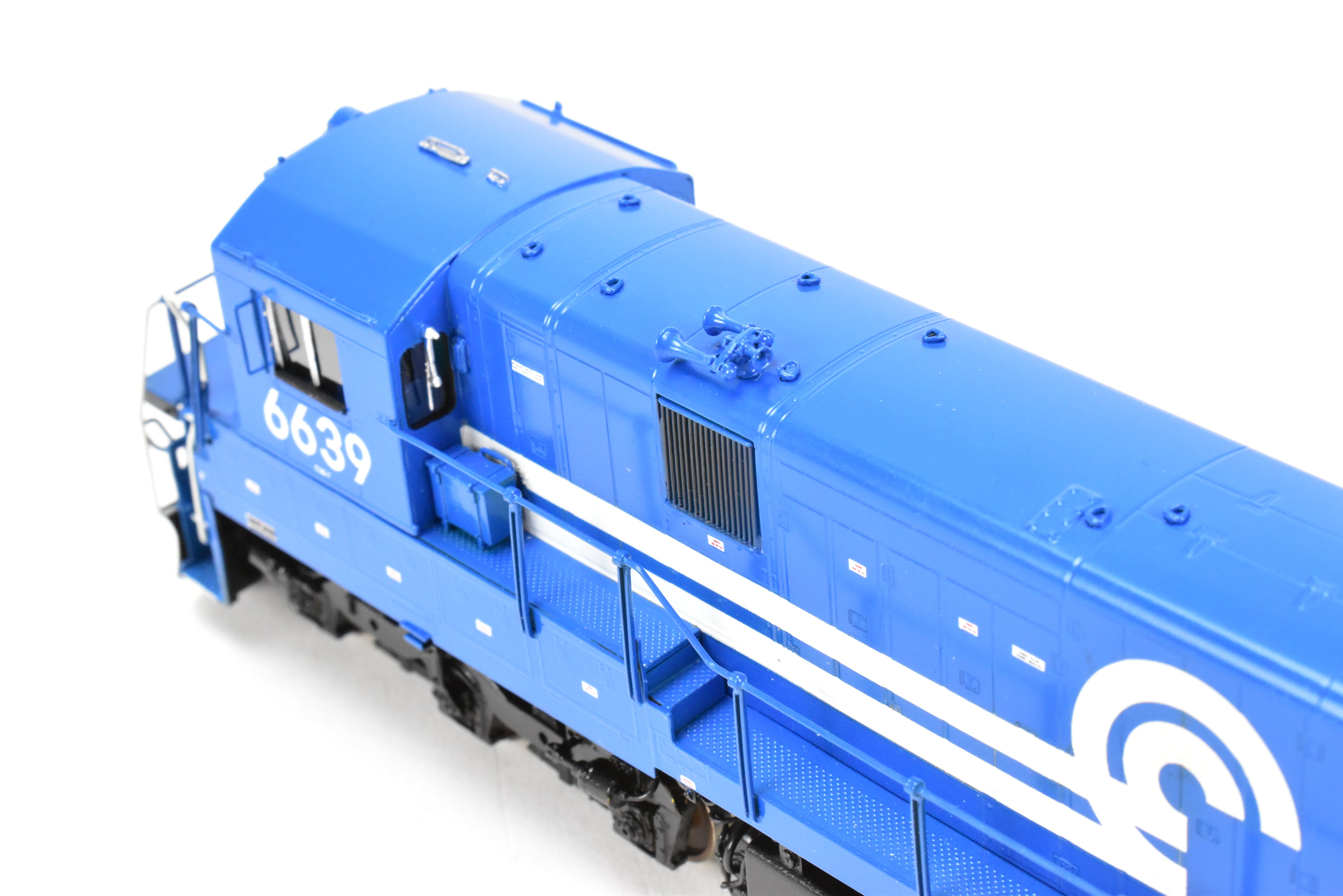 HO Scale Brass Model Train - Overland Models Inc. Conrail GE C36 - 7 Locomotive with Anti - Climber Front Porch, Professionally Painted, Number 6639
