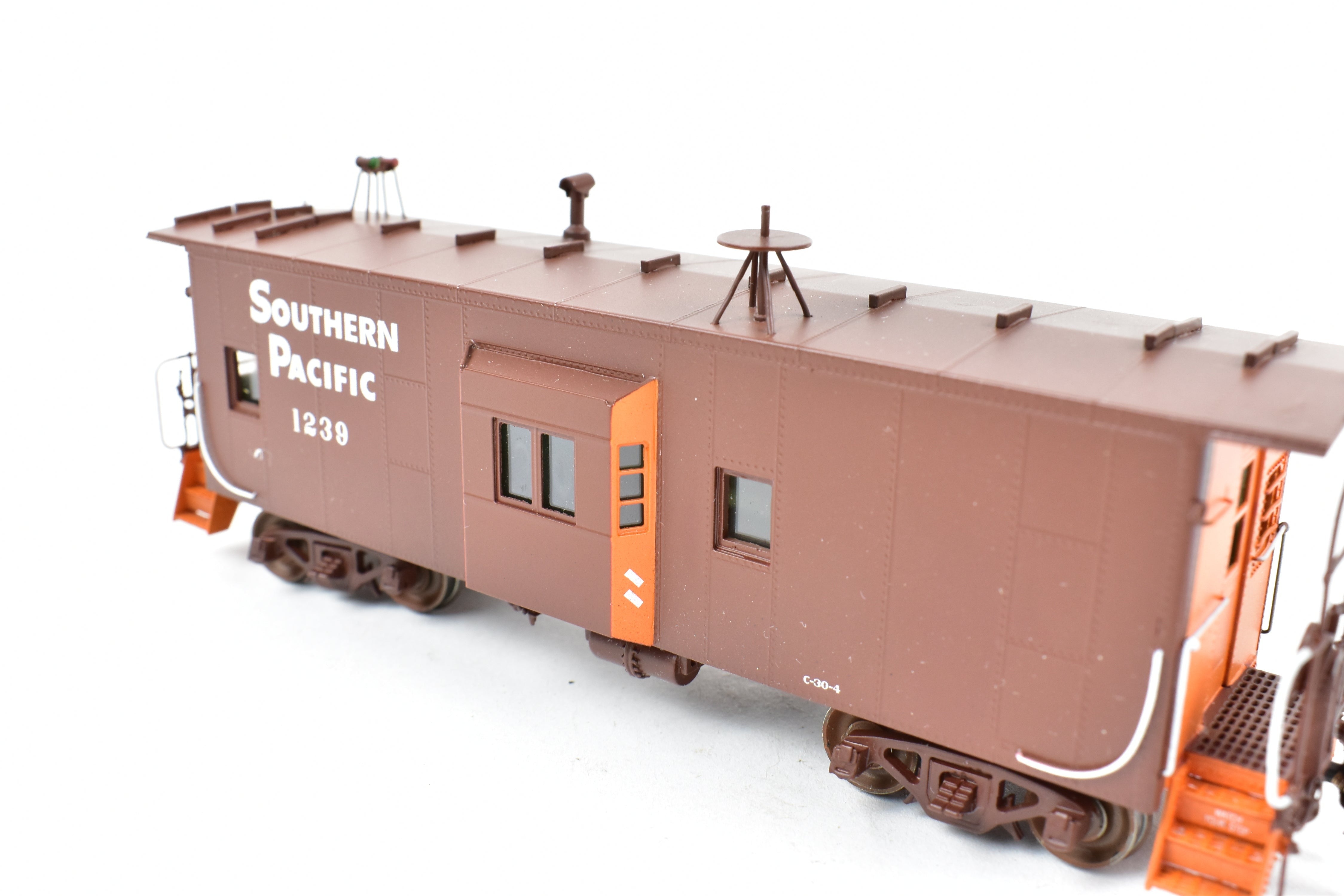 2002 HO Scale Brass Southern Pacific C-30-4 Caboose FP No. 1239 by Challenger Imports