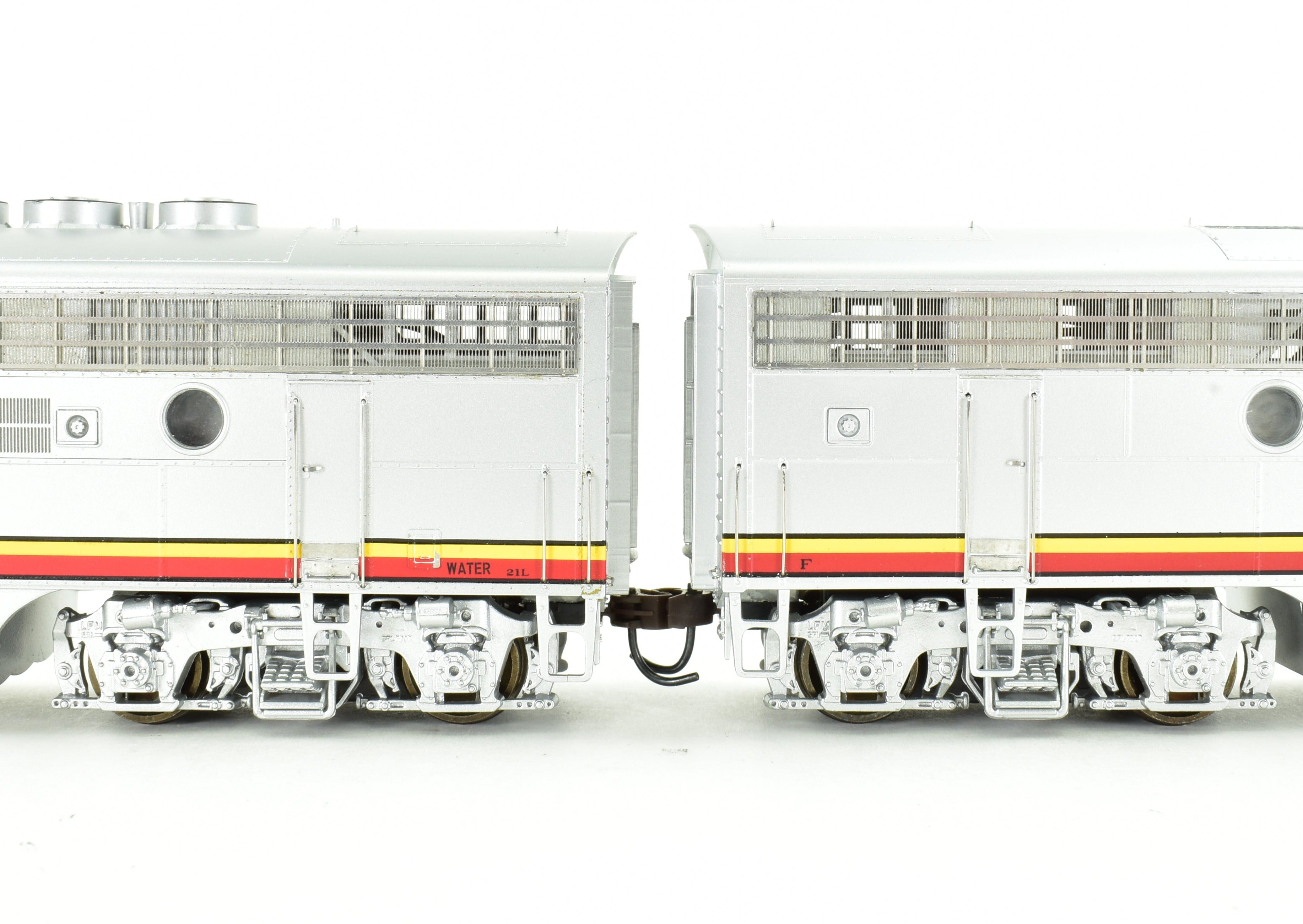HO Scale Athearn Genesis American Steamship Freight - Santa Fe EMD F3A and F3B Locomotive Set Number 21L and 21A for Model Railroading Enthusiasts