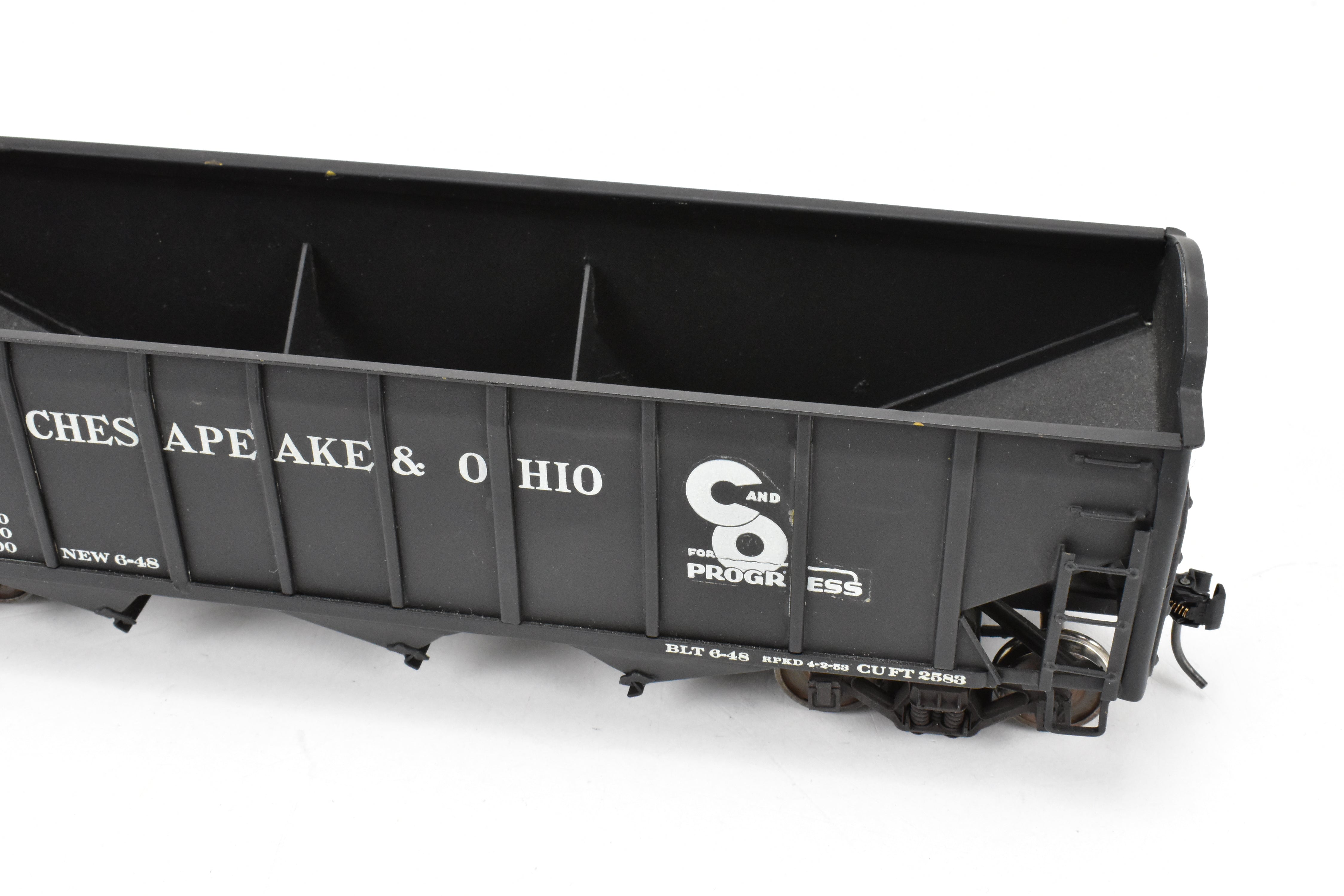 O Scale Model Train - Brass Max Gray C&O (Chesapeake & Ohio) ACF Welded 70 Ton Triple Hopper Custom Painted Model No. 92885 for Model Train Enthusiasts