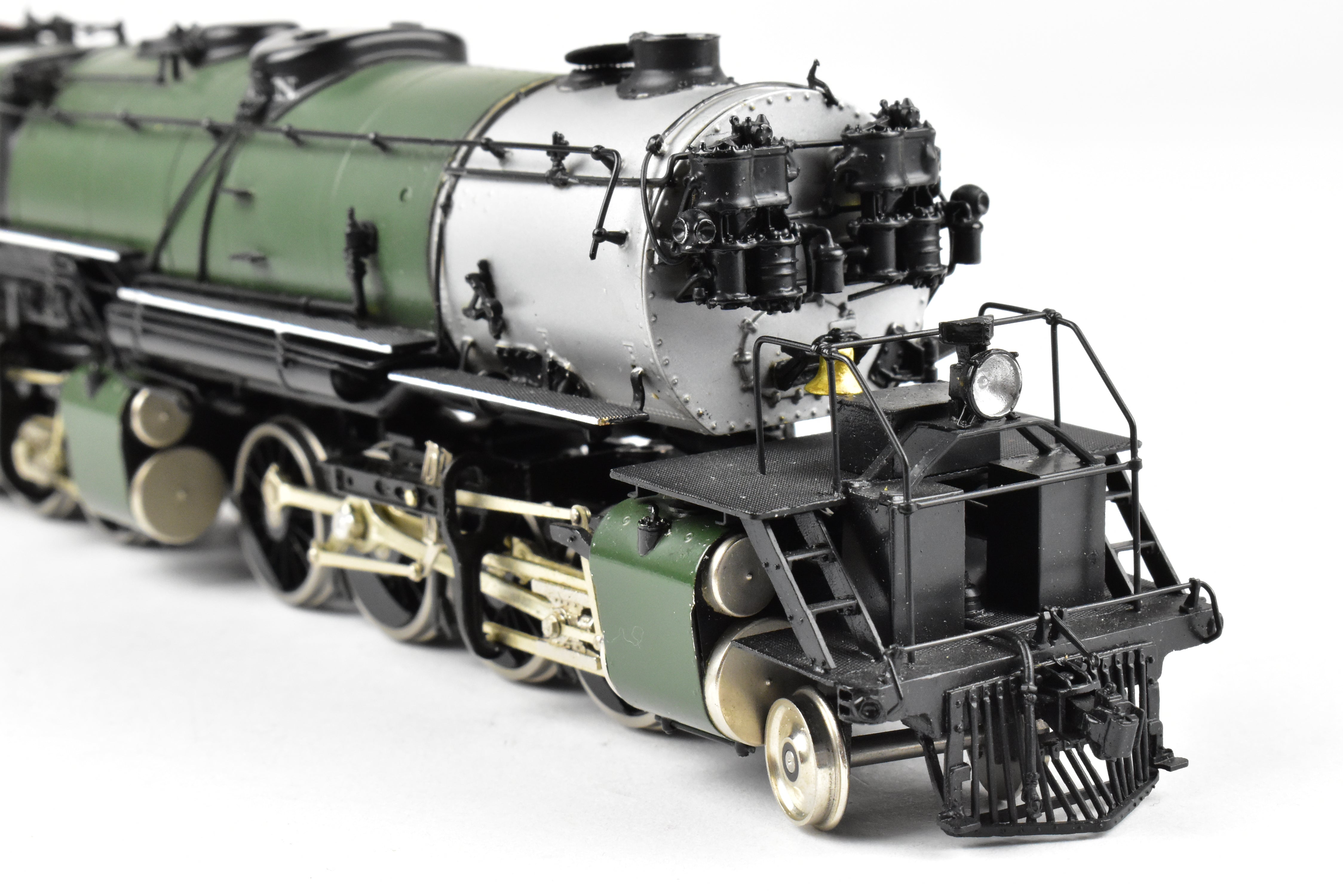 HO Scale Brass Model Train - Oriental Limited GN - Great Northern R - 1 2 - 8 - 8 - 2 Open Cab Version in Glacier Park Scheme No. 2035