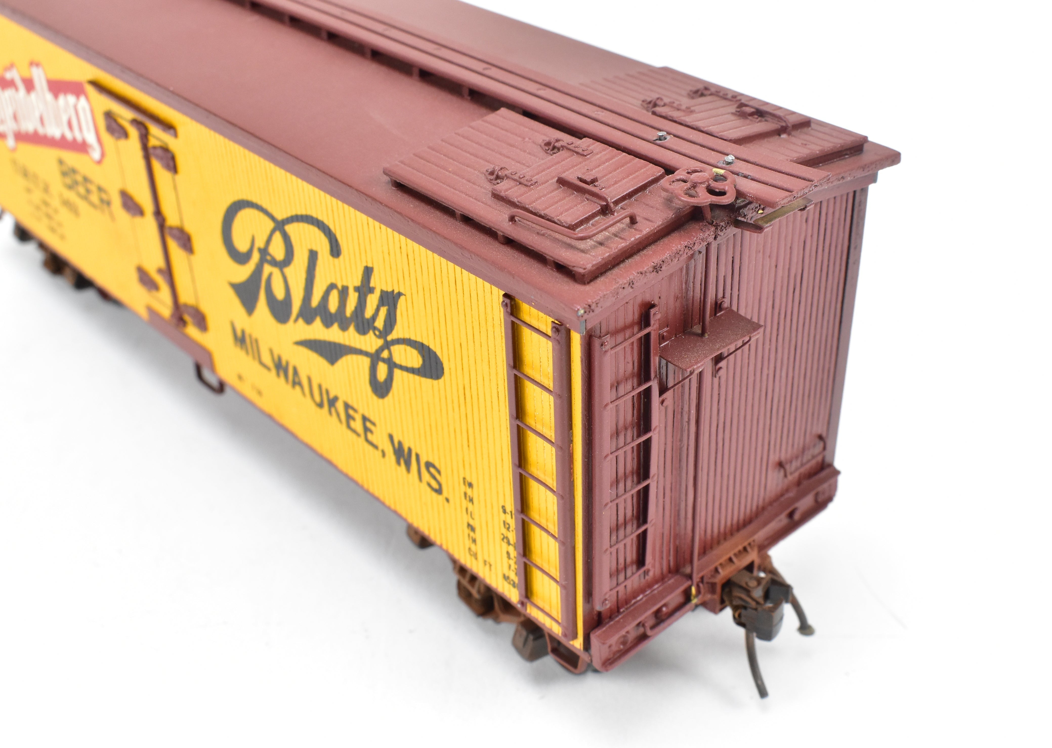 O Scale 36' Wood Beer Reefers: Schlitz & Old Heidelberg - 2 Professionally Built & Painted Models