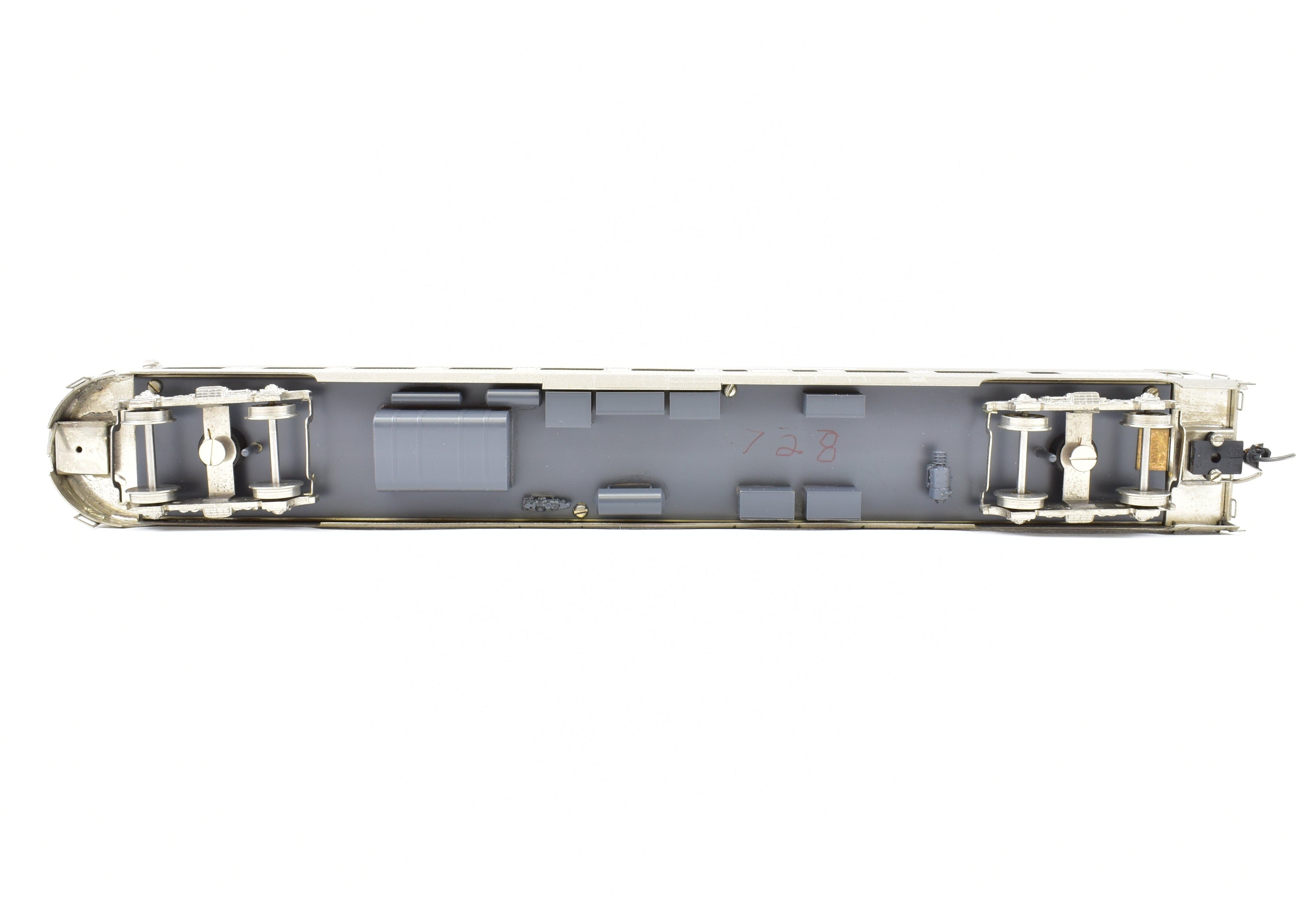 HO Scale Brass Model Train - Oriental Limited ATSF Santa Fe Super Chief Observation Sleeper Car Navajo