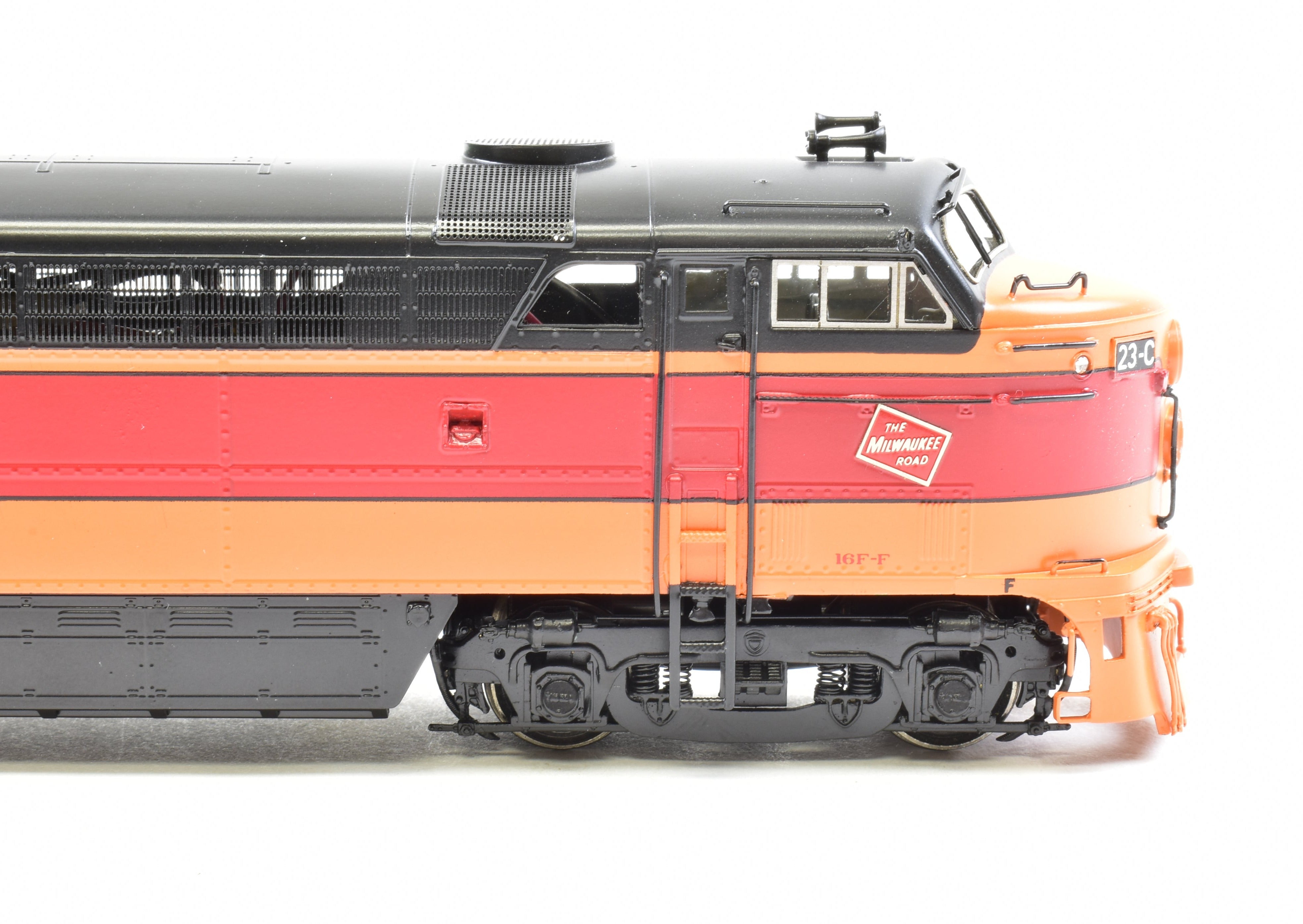 HO Scale Brass Diesel Locomotive Model by Overland Models Inc. - Milwaukee Road Fairbanks Morse CFA 16 - 4 Factory Painted